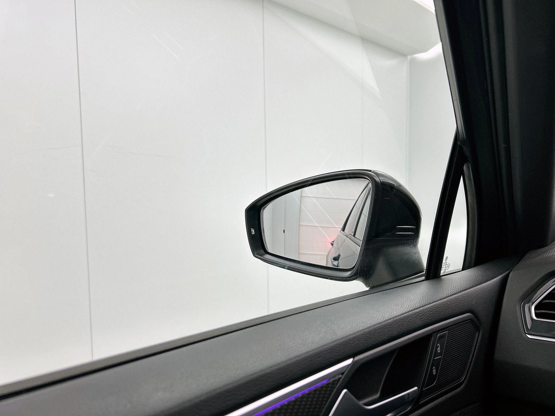 Volkswagen-Tiguan-image-16