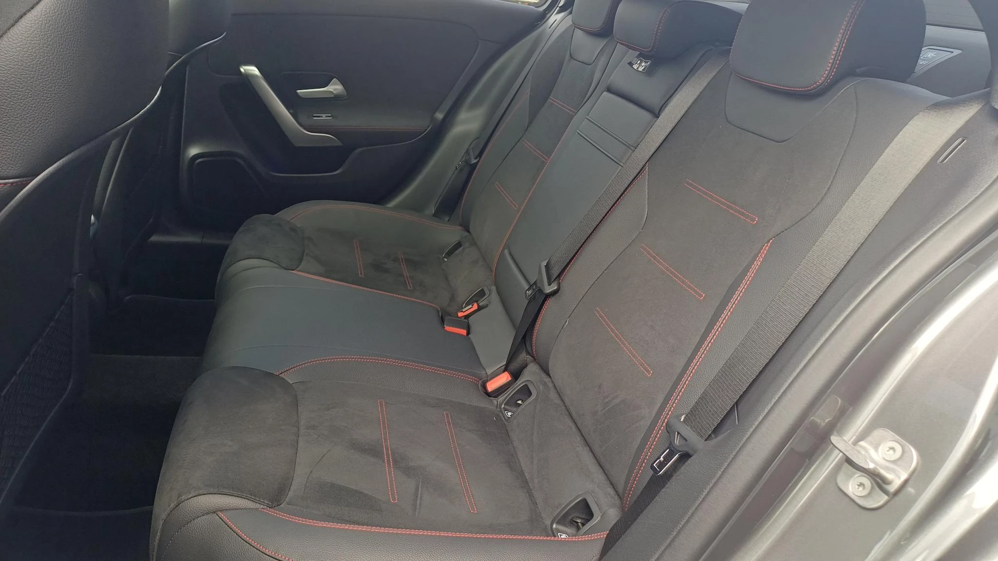 Mercedes-Benz A-Klasse 180 Star Edition Limousine + PANORAMISCH DAK + MULTIBEAM + CARPLAY +