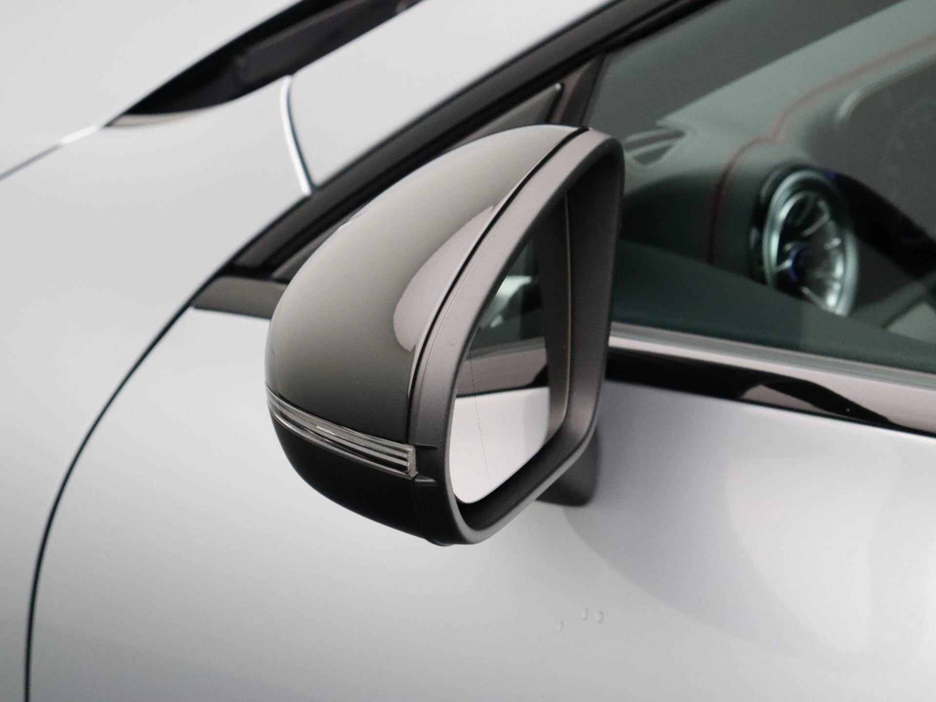 Mercedes-Benz-CLA-image-7