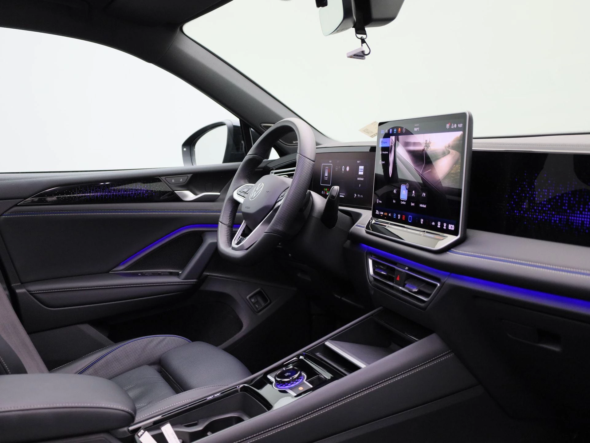 Volkswagen-Tiguan-image-38
