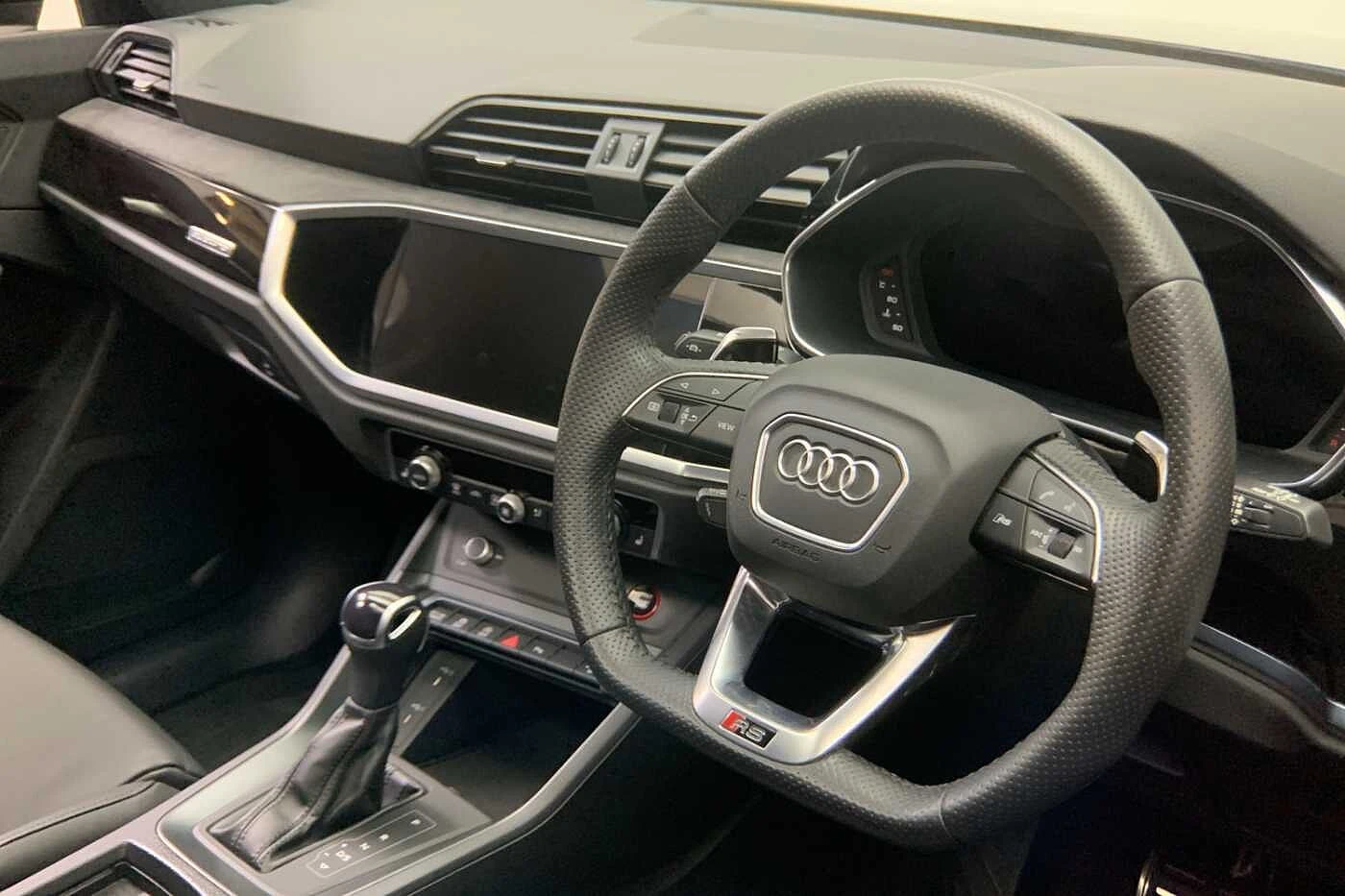 Audi-RSQ3-image-5