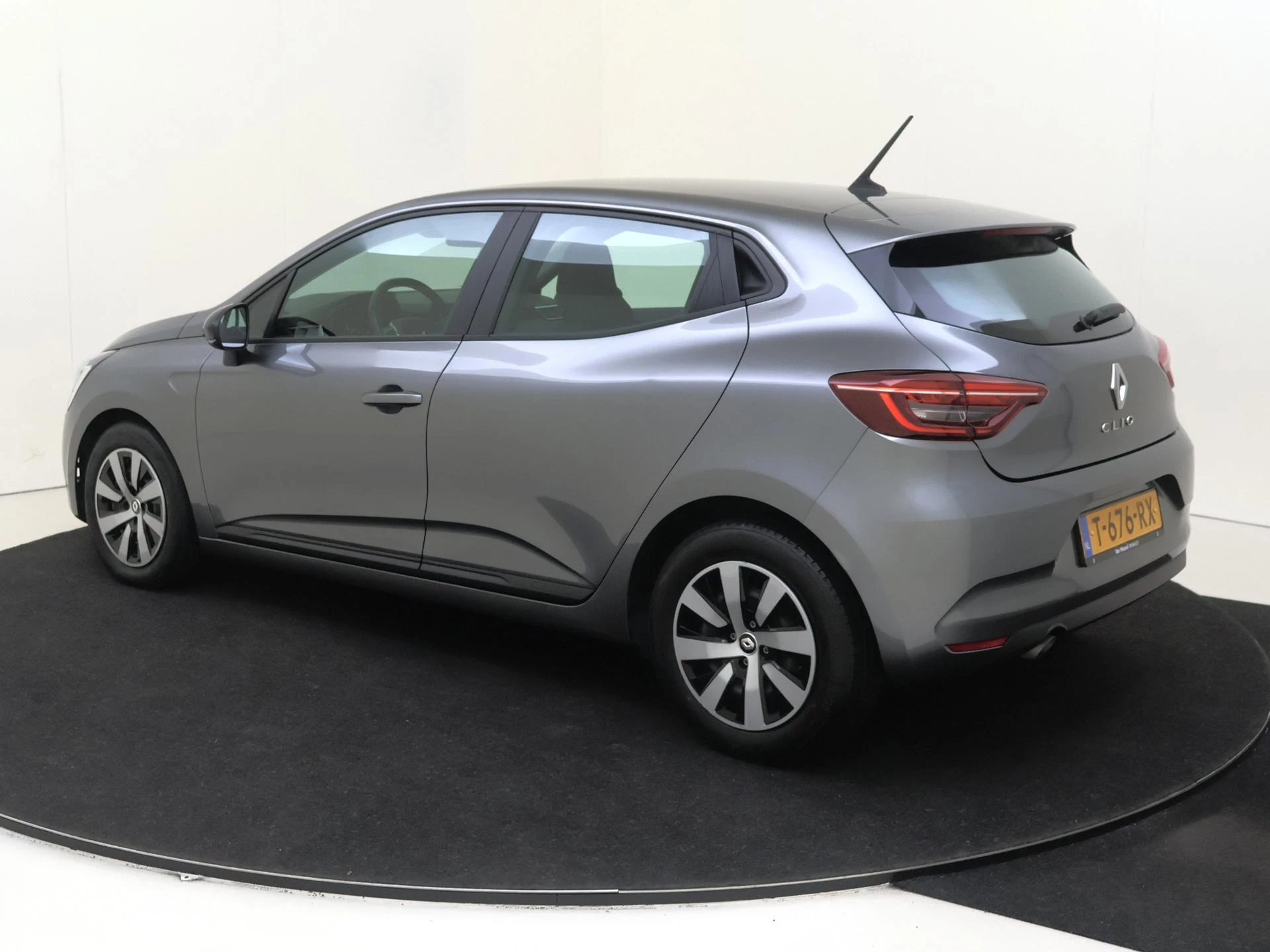 Renault-Clio-image-2