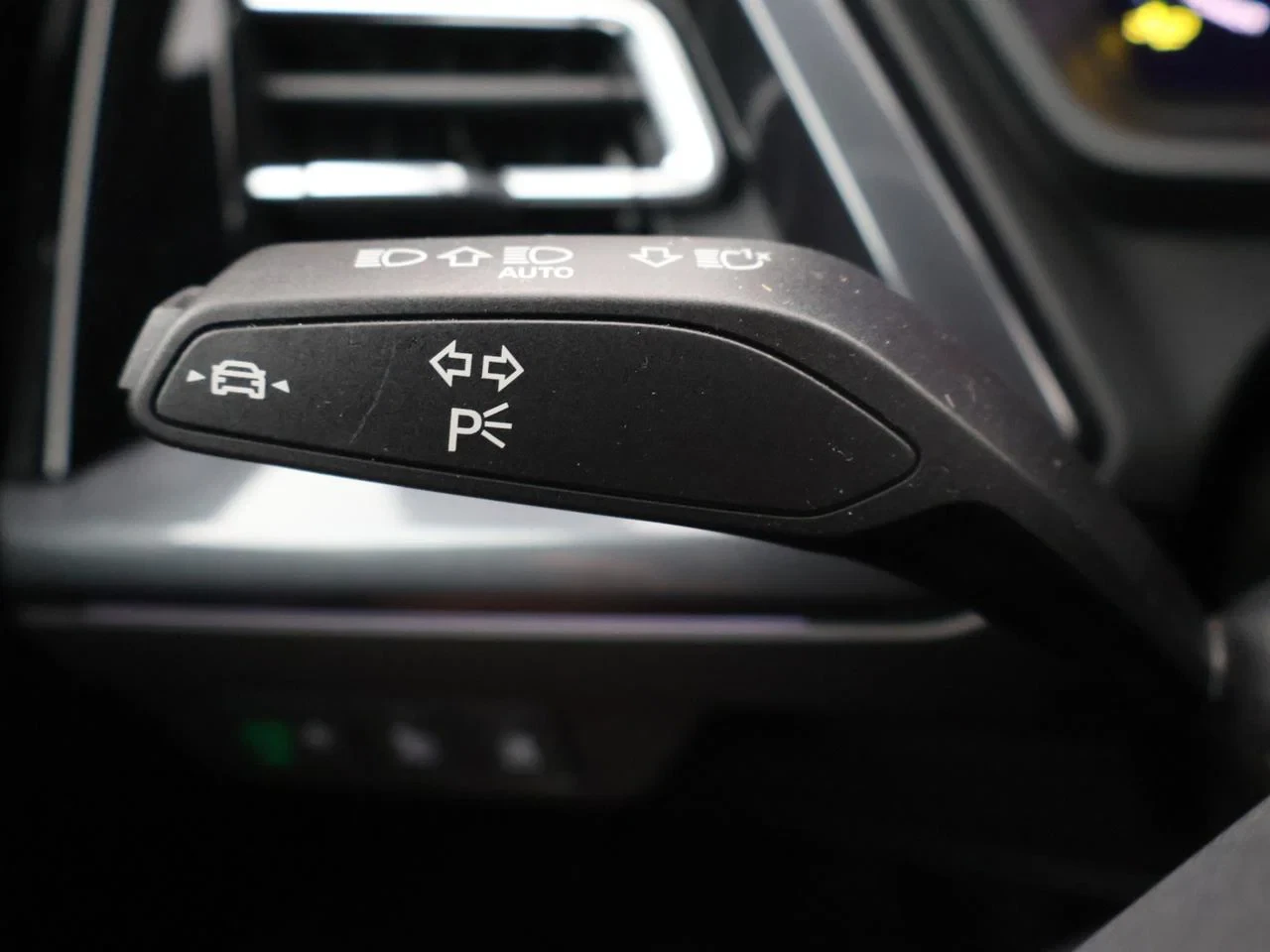 Audi-Q4 e-tron-image-10
