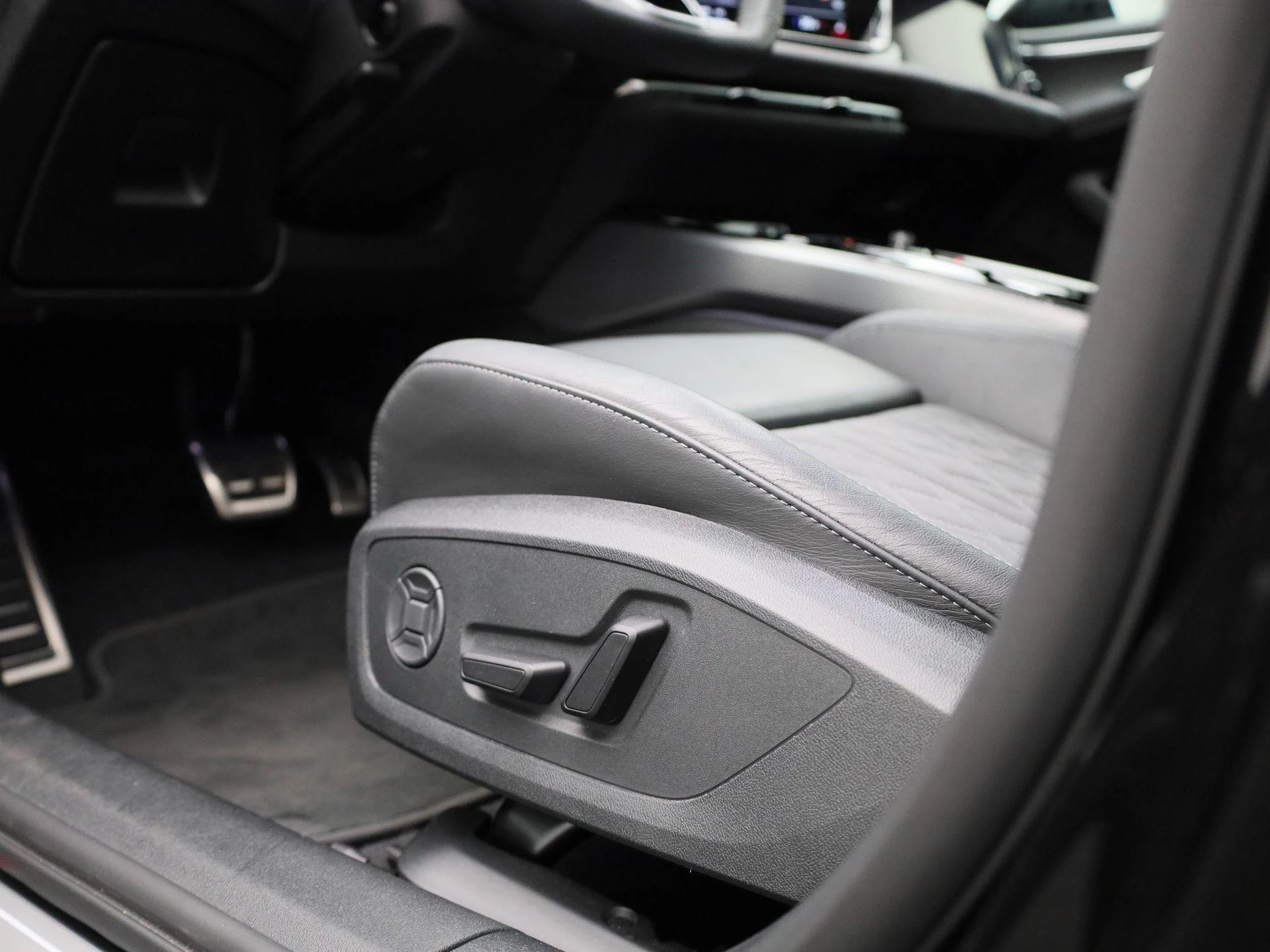 Audi A5 Avant 2.0 e-hybrid quattro S edition Competition