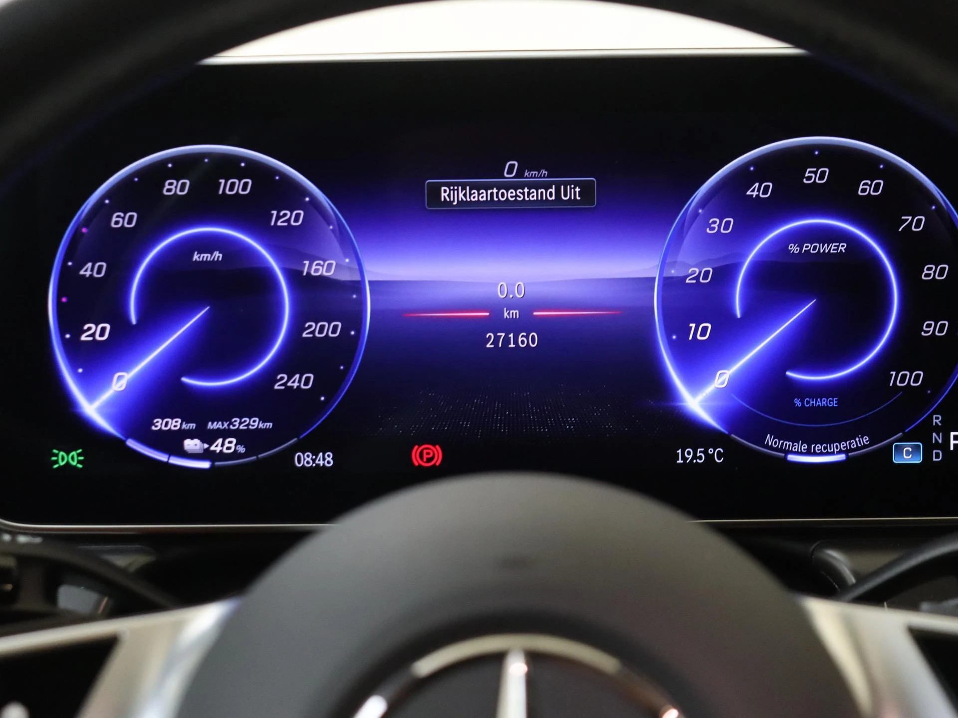 Mercedes-Benz-EQE-image-10