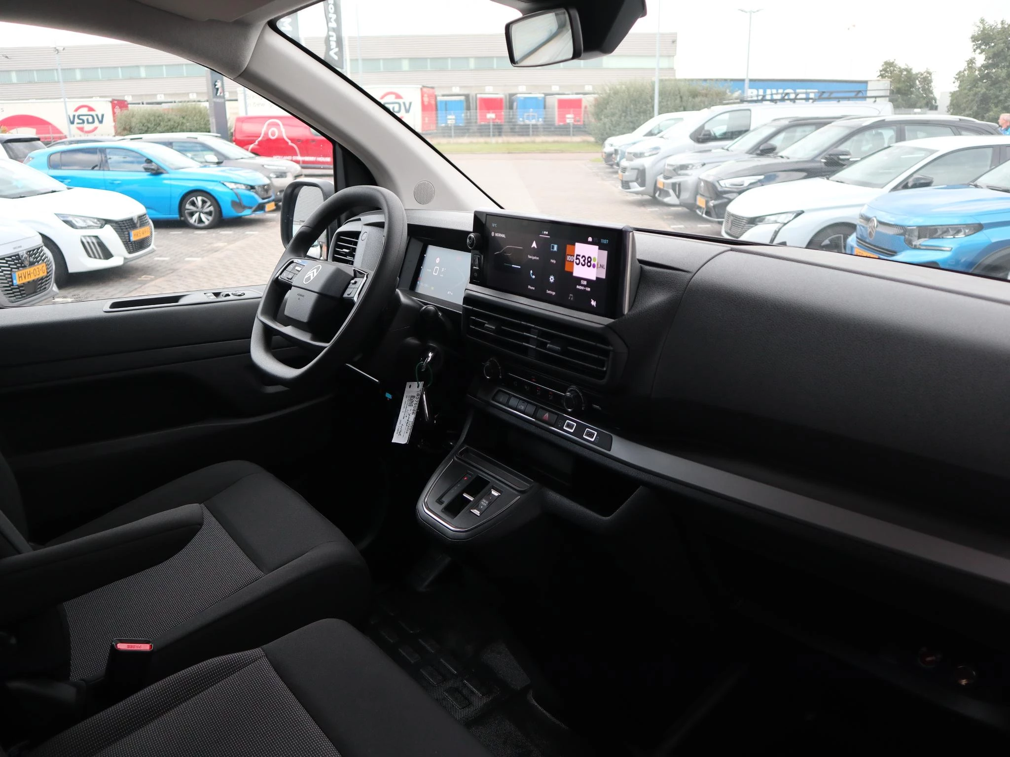 Citroën-ë-Jumpy-image-3