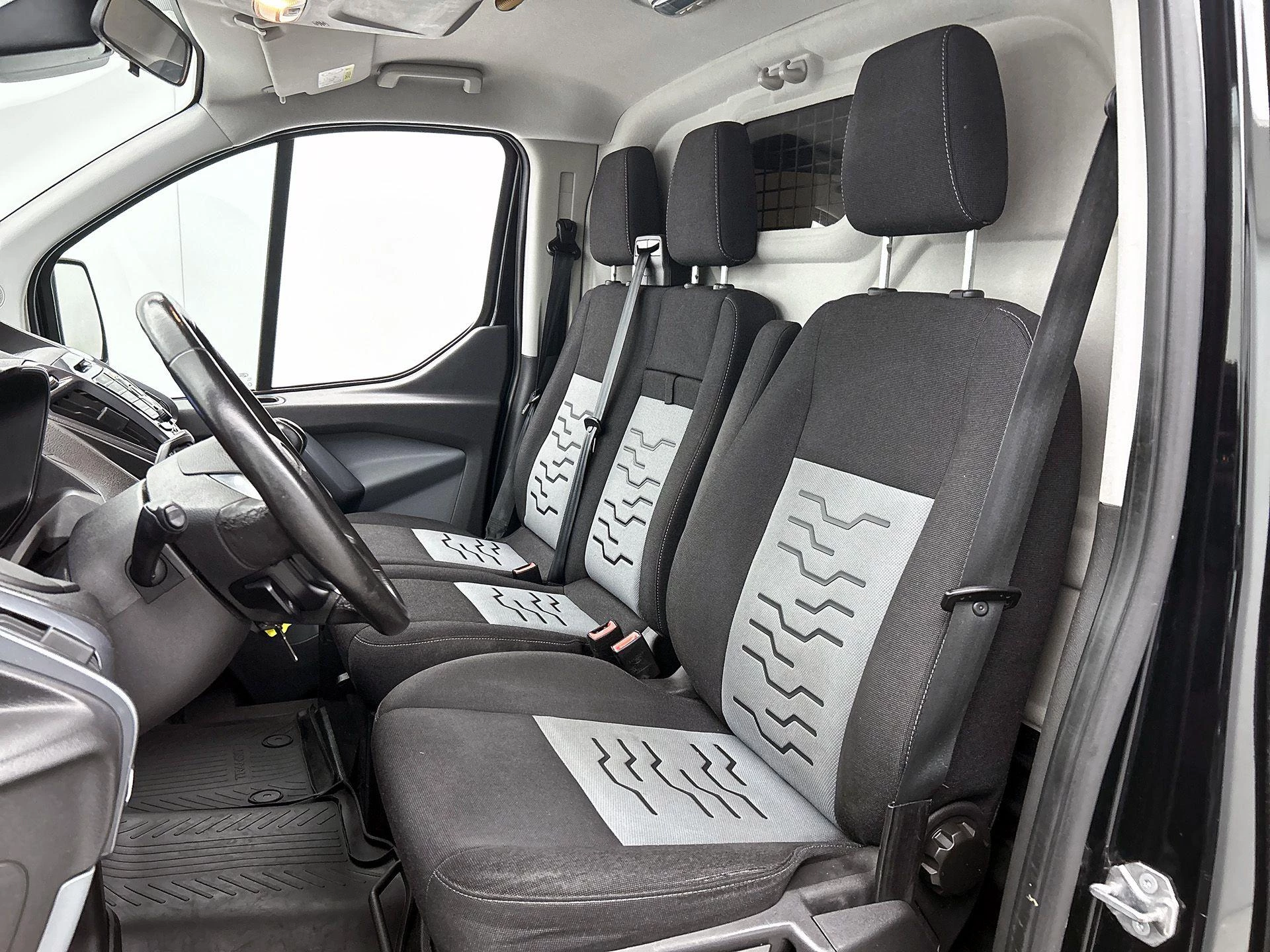 Ford-Transit Custom-image-32