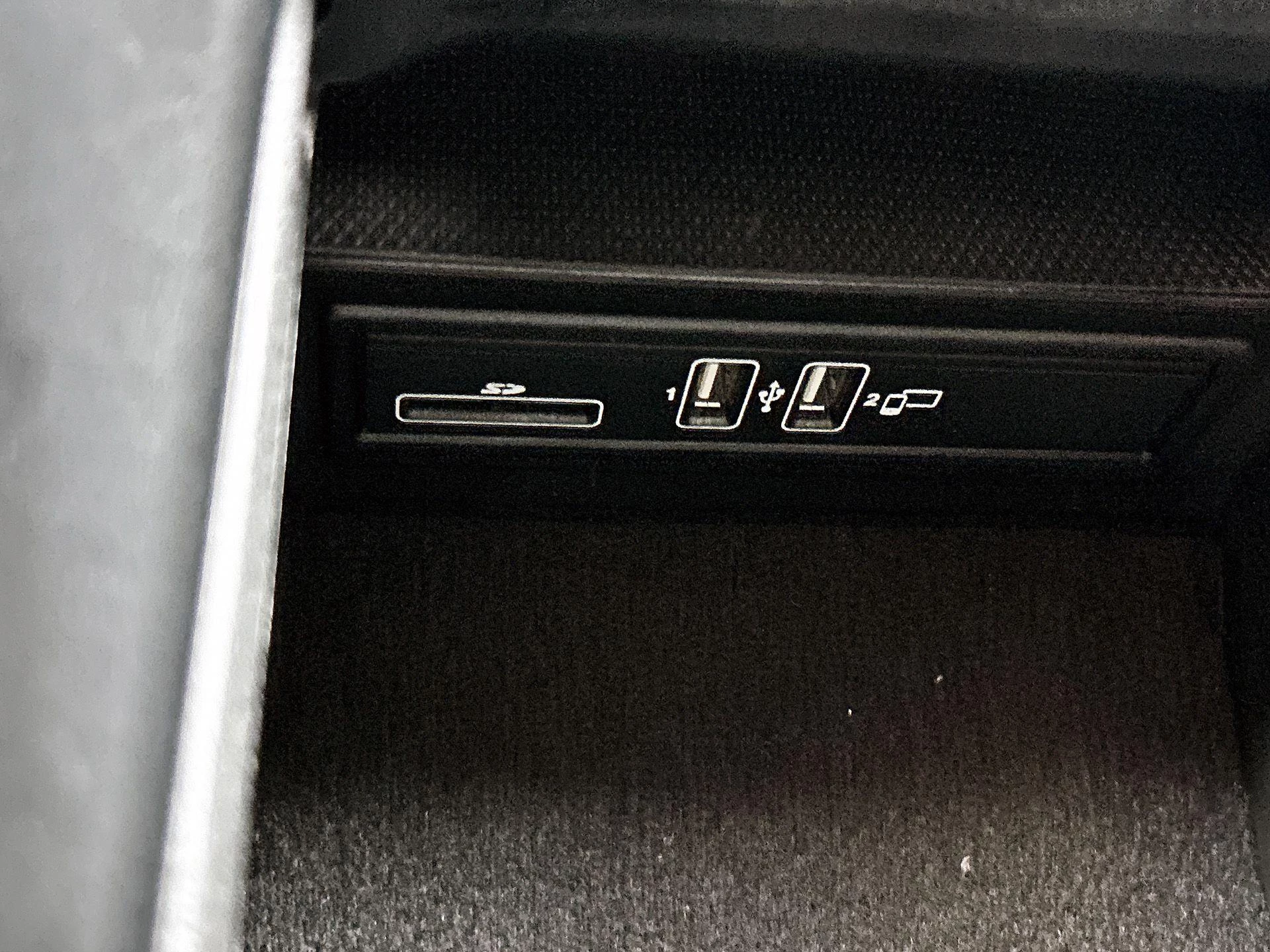 Mercedes-Benz C-Klasse 180 Premium Pack
