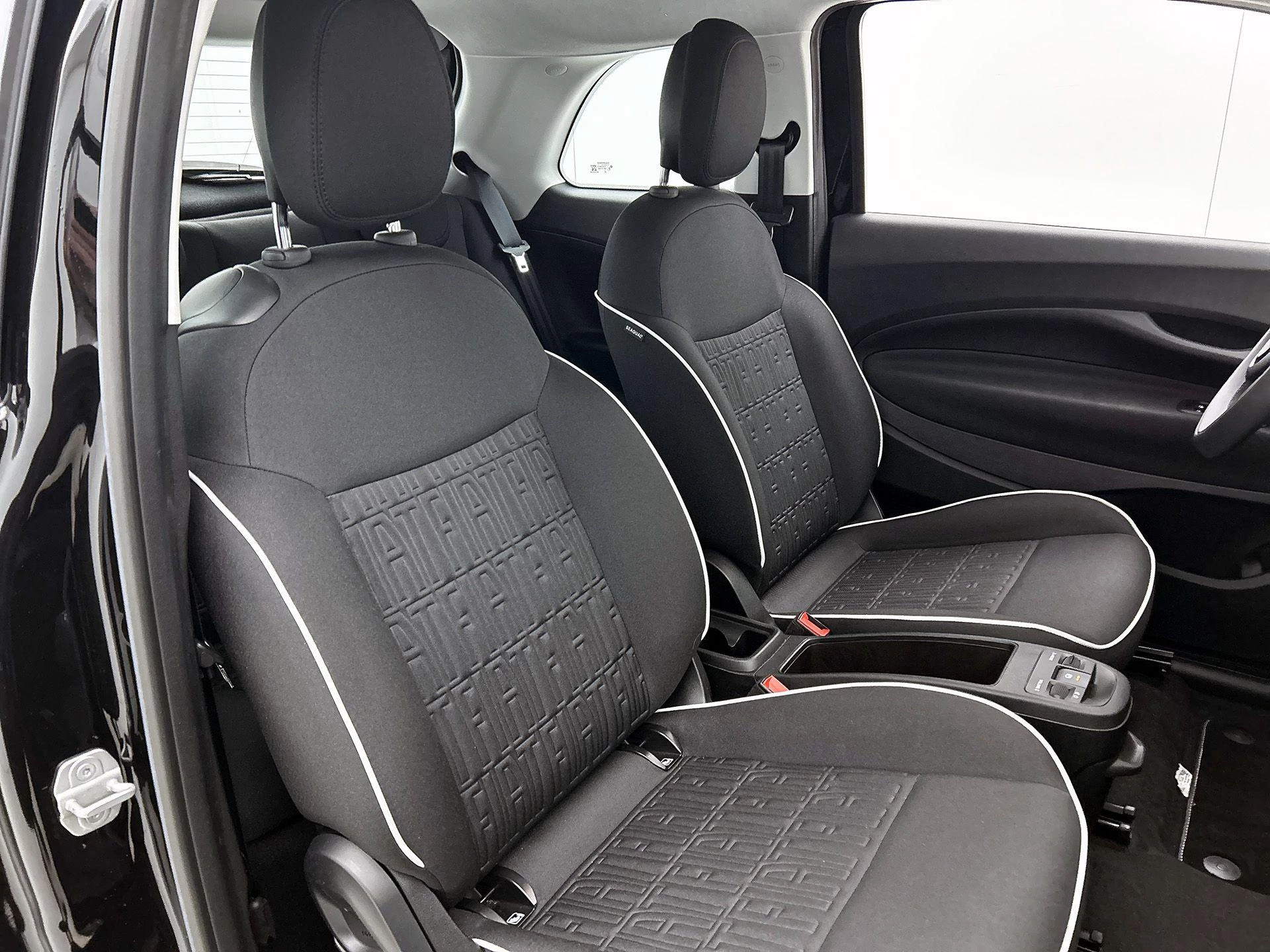 Fiat-500e-image-30
