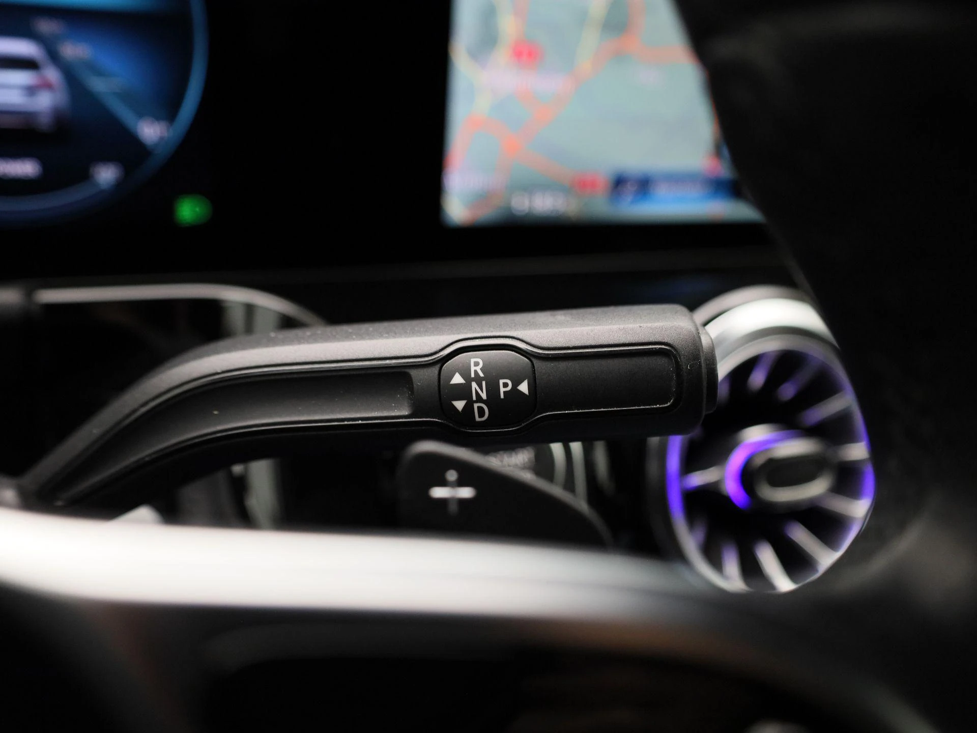 Mercedes-Benz-EQA-image-23