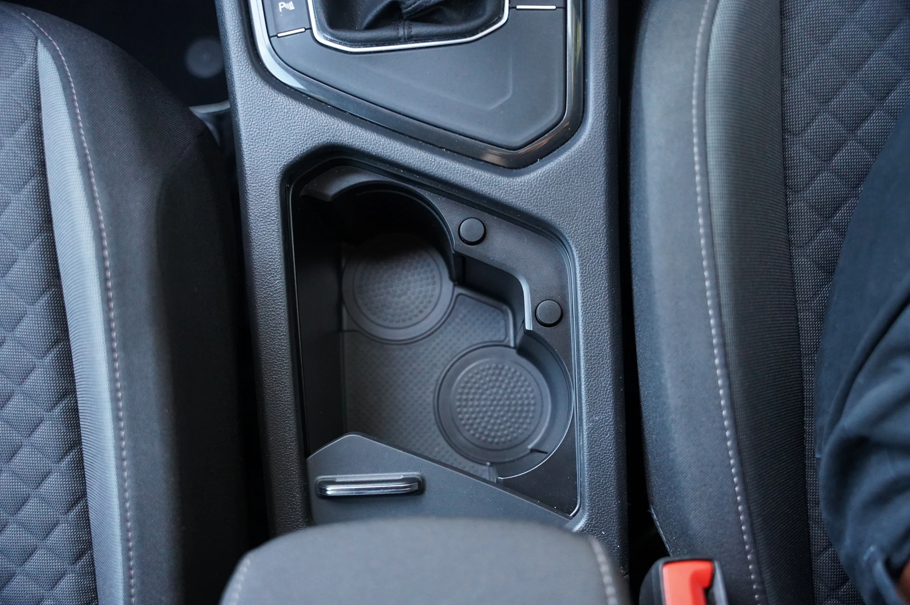 Volkswagen-Tiguan-image-28