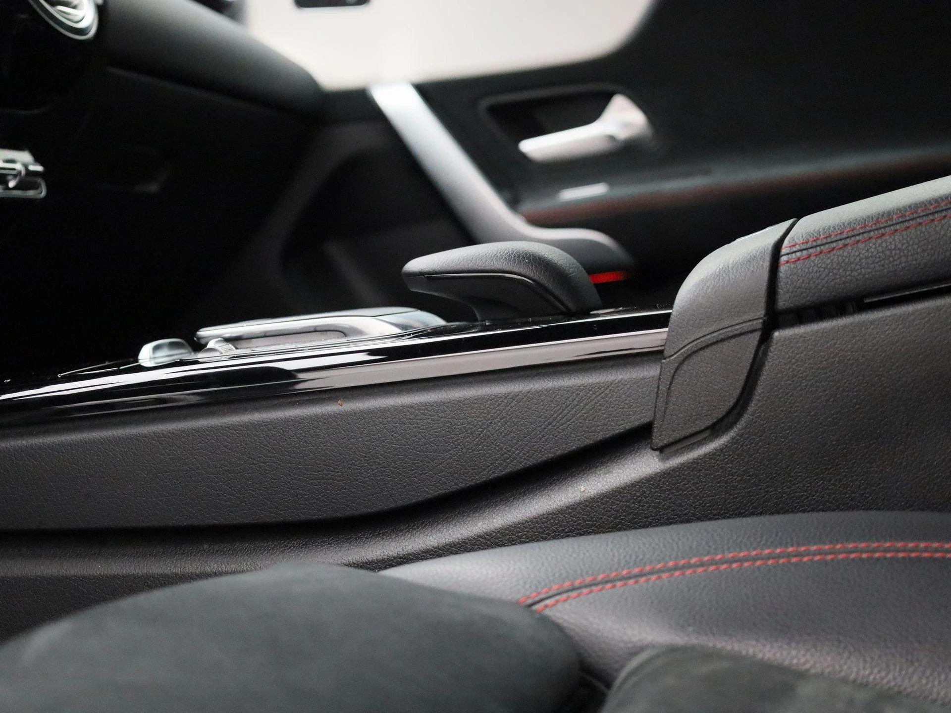 Mercedes-Benz-CLA-image-34