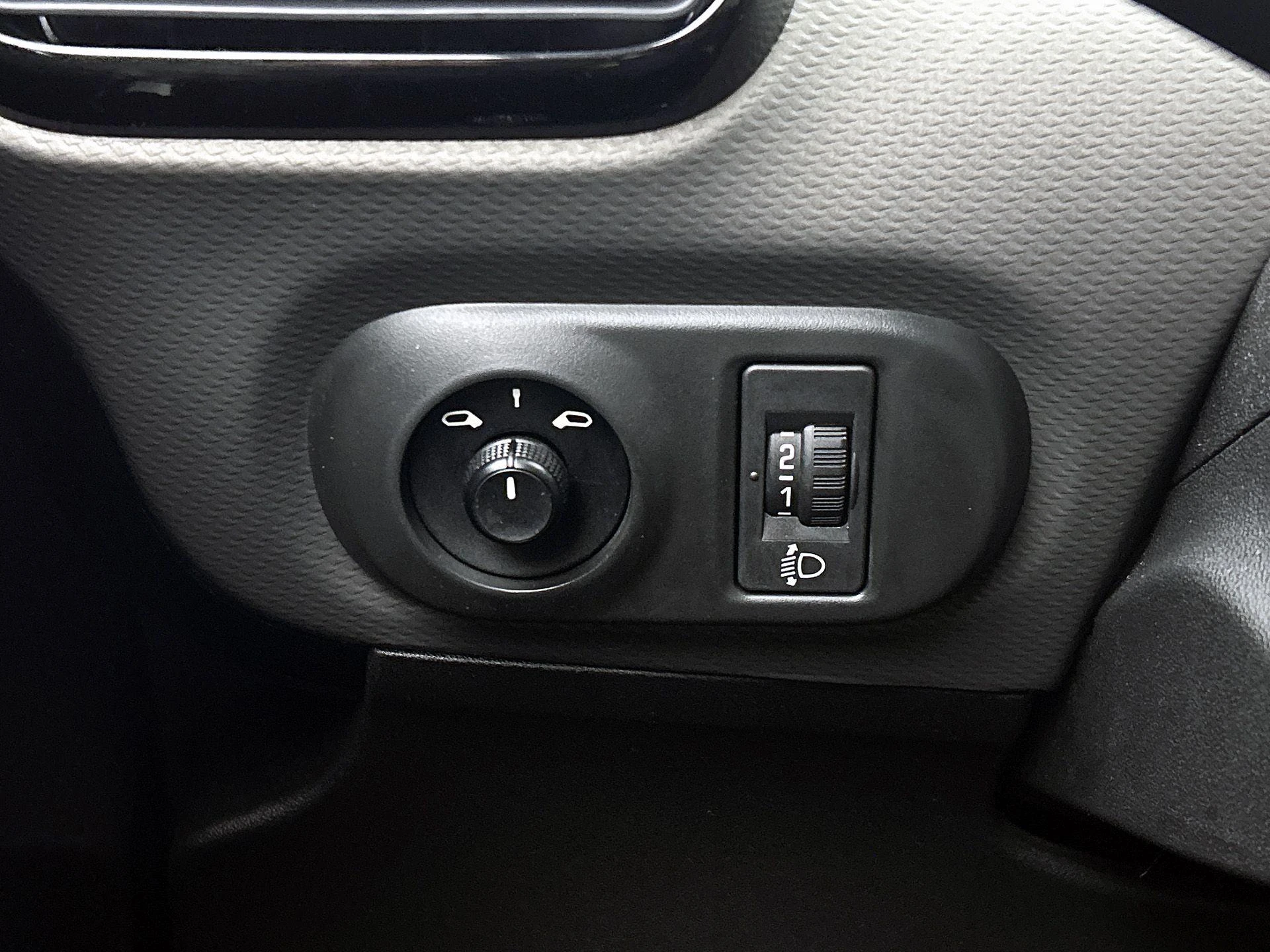 Citroën-C4 Cactus-image-16
