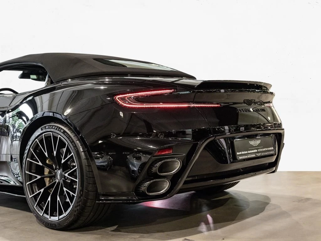 Aston Martin-DB12-image-22