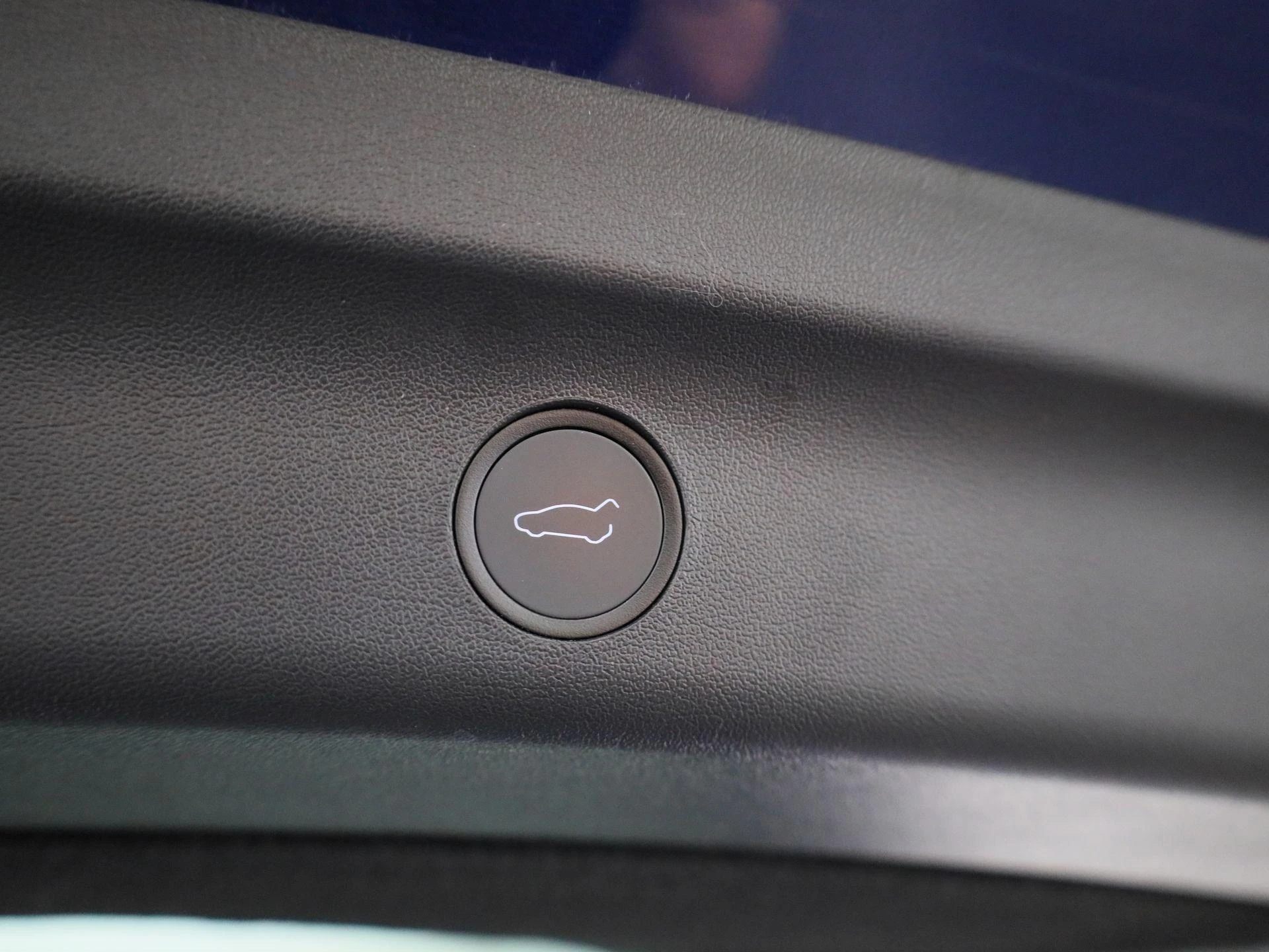 Tesla-Model Y-image-11