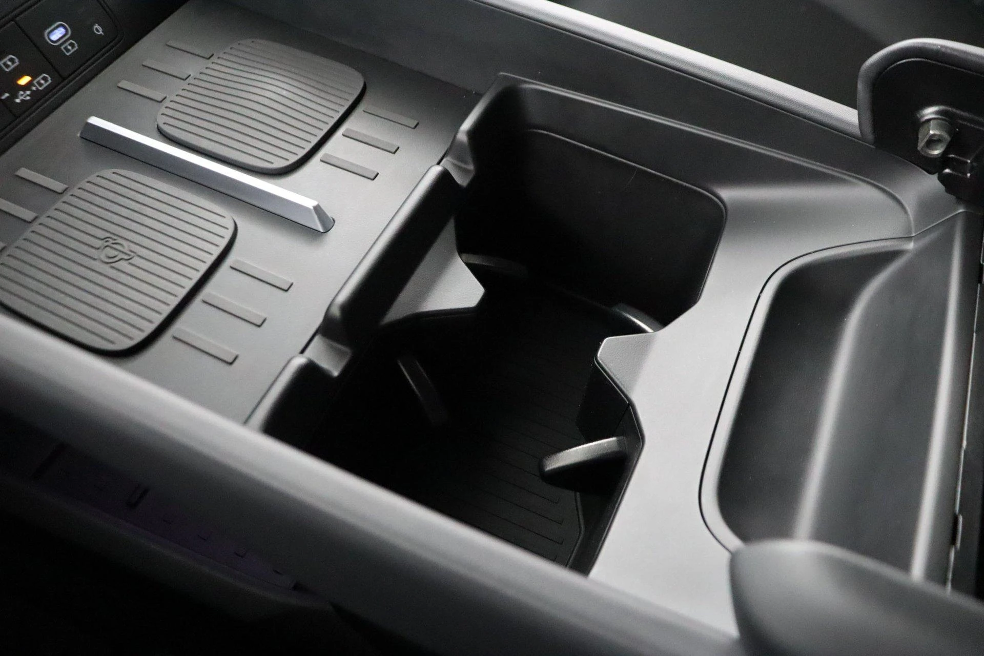 Hyundai-Santa Fe-image-58