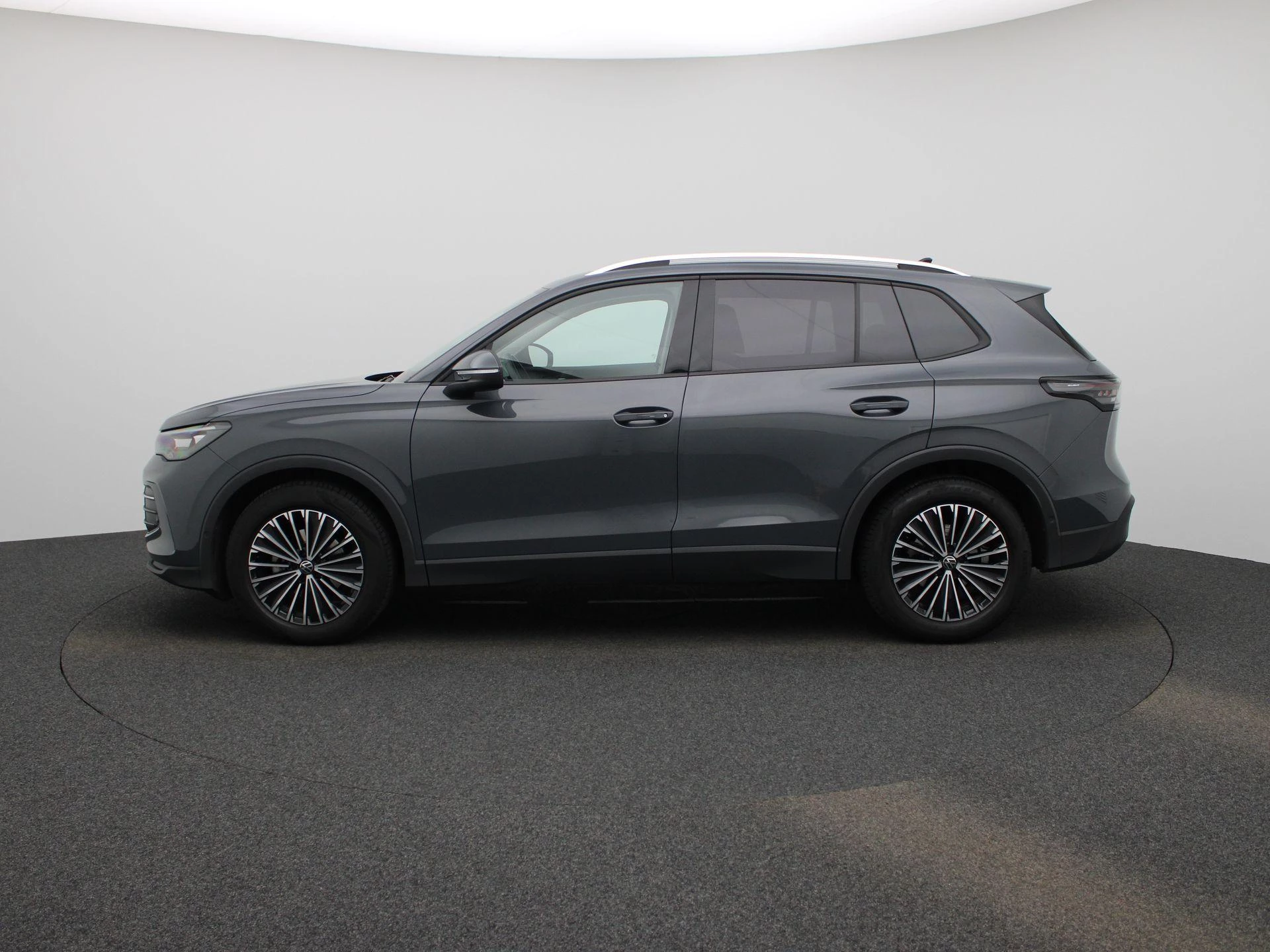 Volkswagen-Tiguan-image-3