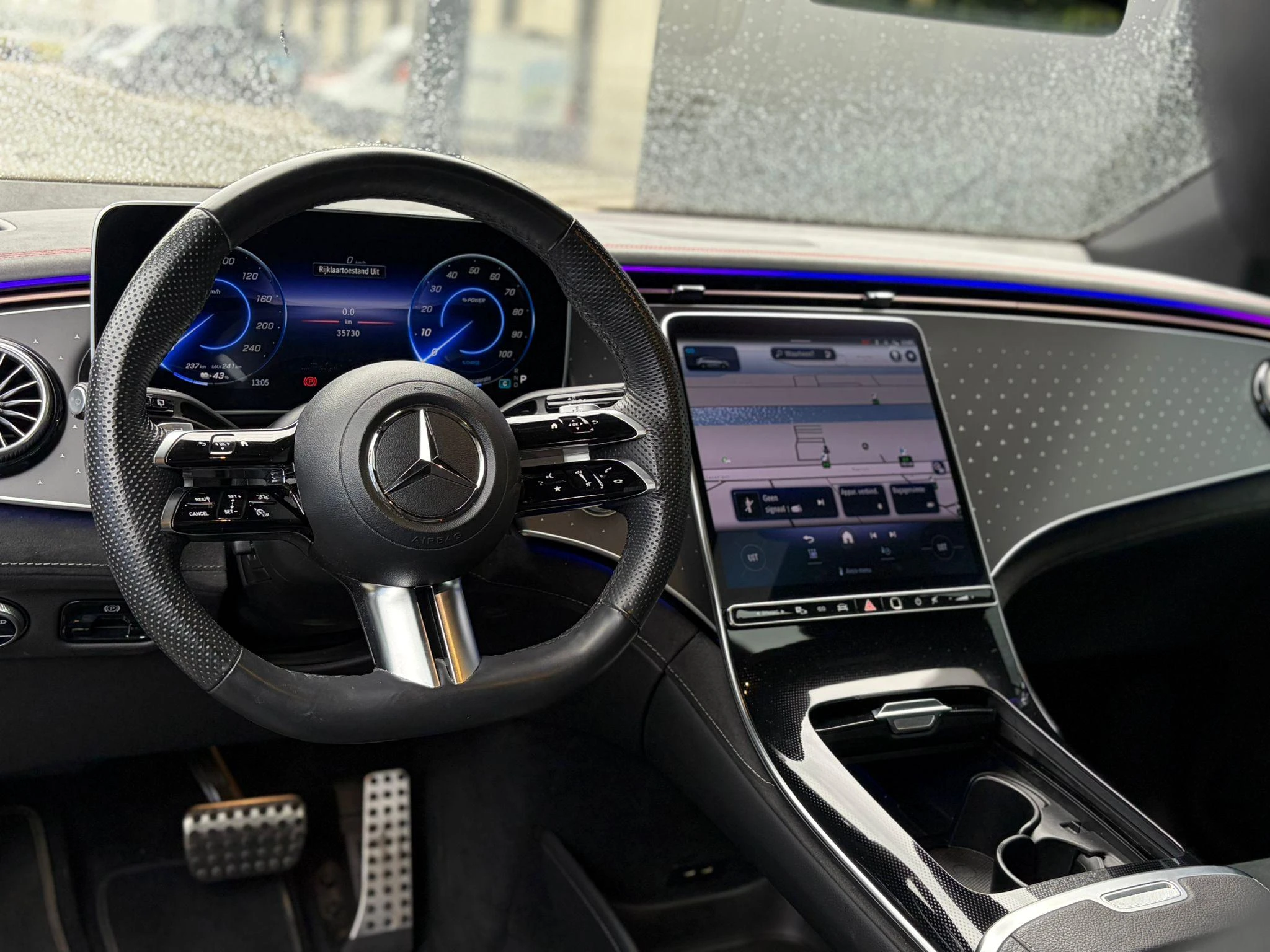 Mercedes-Benz-EQE-image-24