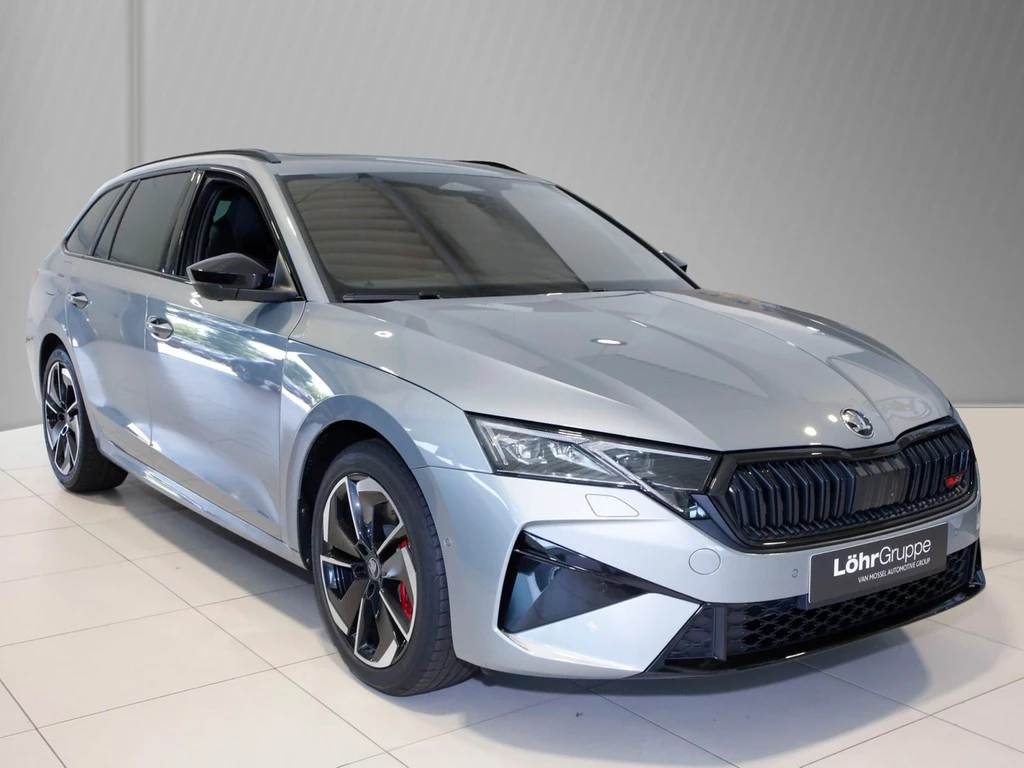 Škoda Octavia Combi RS 2.0 TSI UPE 58.240 AHK Pano 18"
