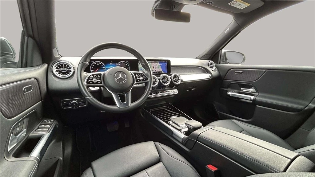 Mercedes-Benz-EQB-image-13