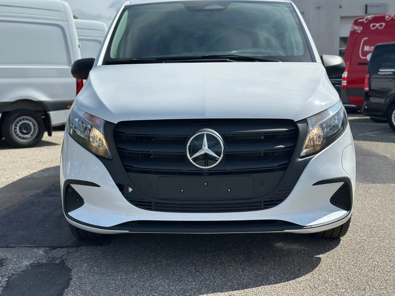 Mercedes-Benz-eVito-image-1