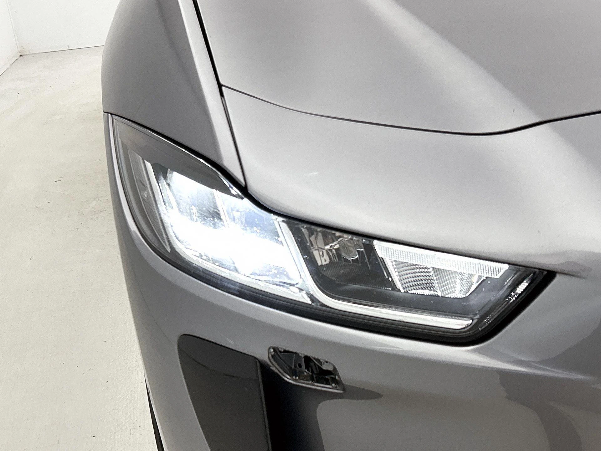 Jaguar-I-PACE-image-21