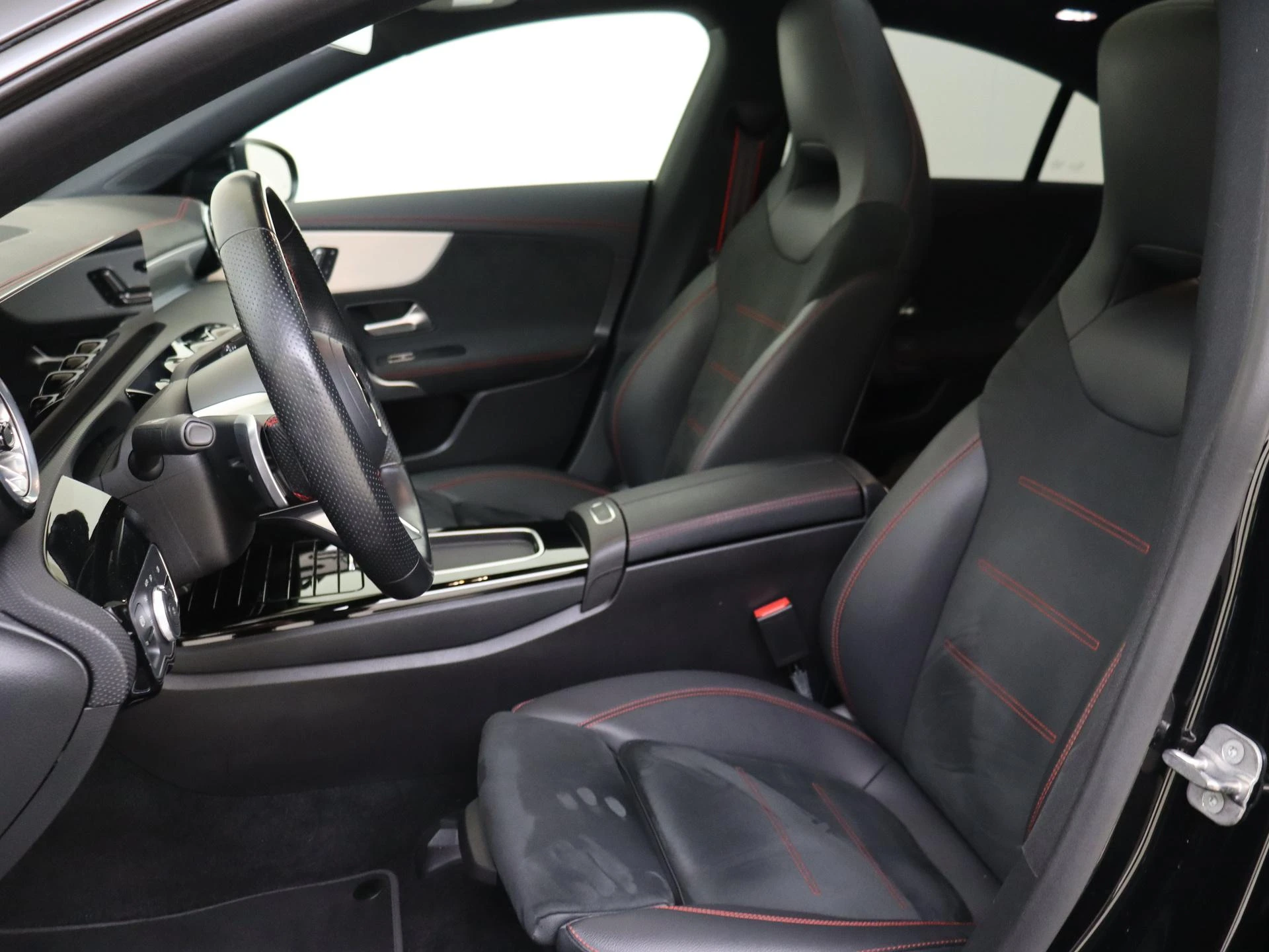 Mercedes-Benz-CLA-image-14