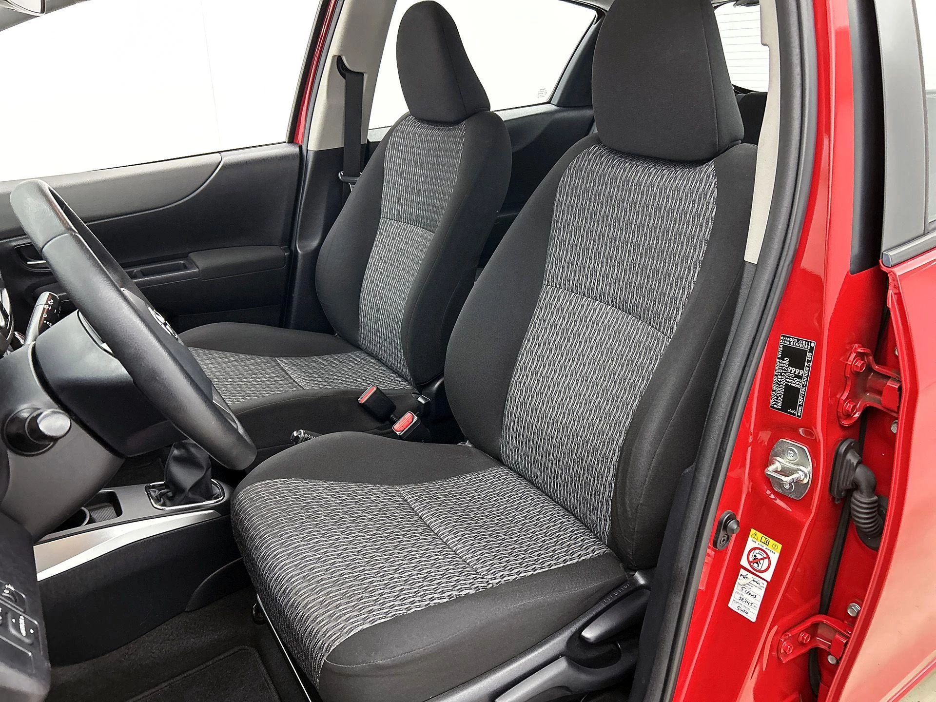 Toyota-Yaris-image-29