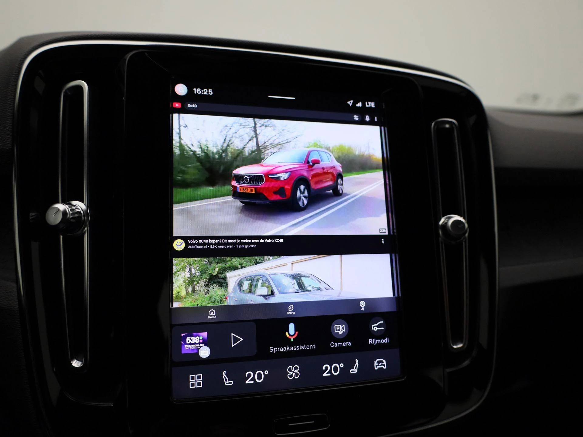 Volvo-XC40-image-20