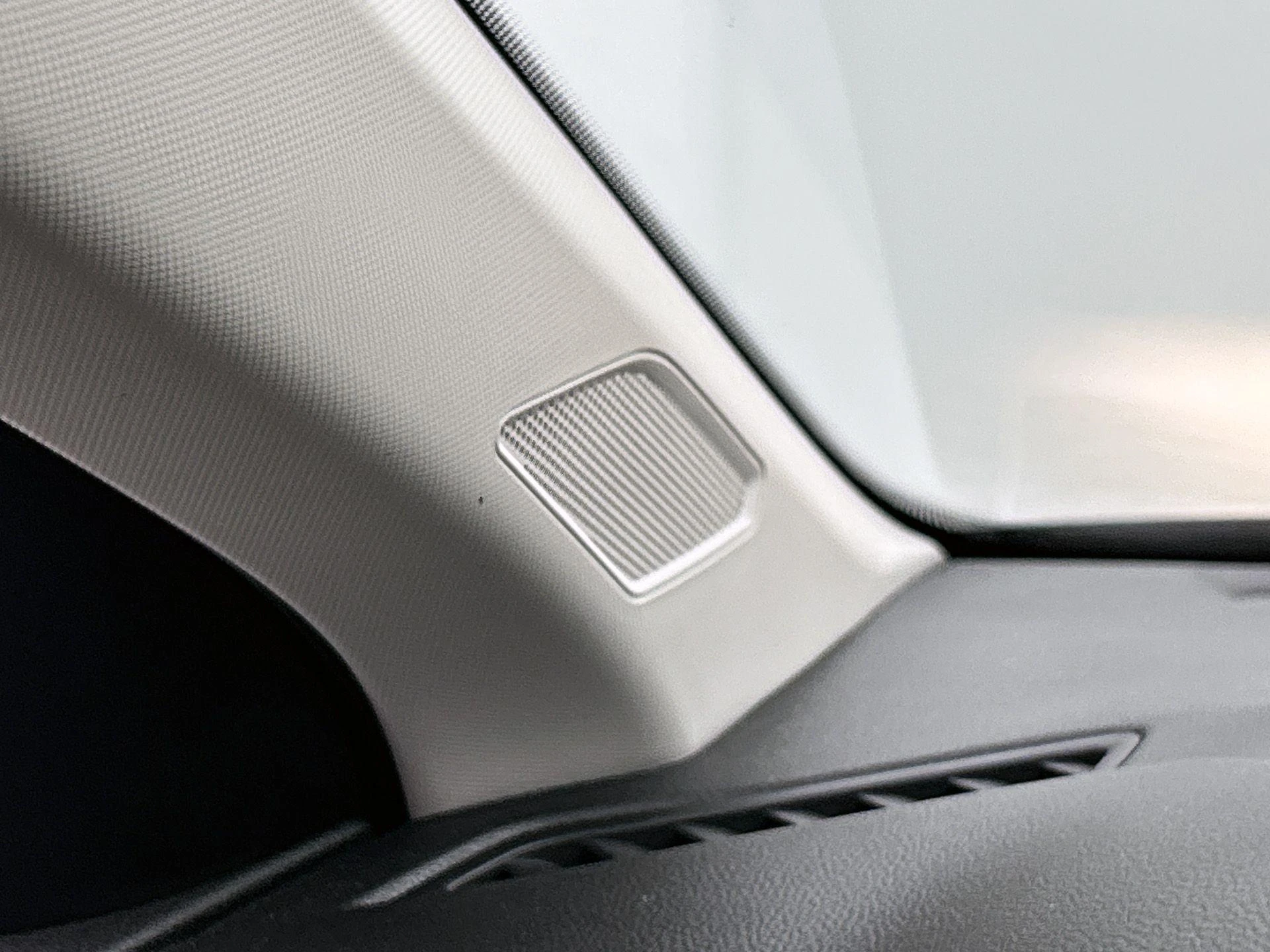 Volkswagen-Polo-image-10