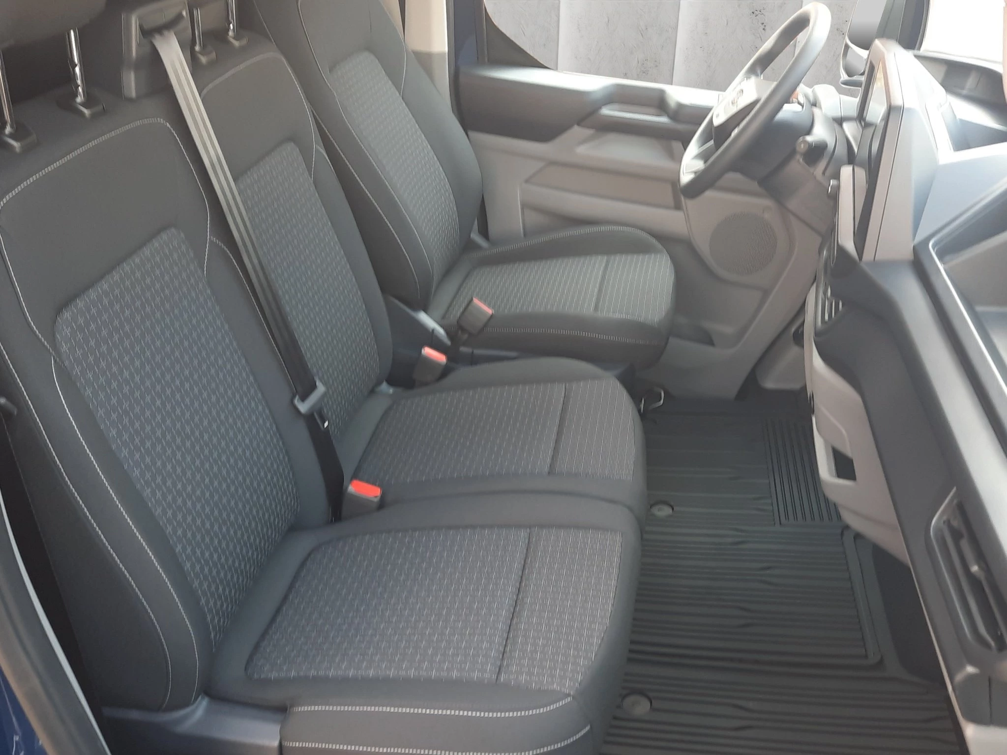Ford-Transit Custom-image-10