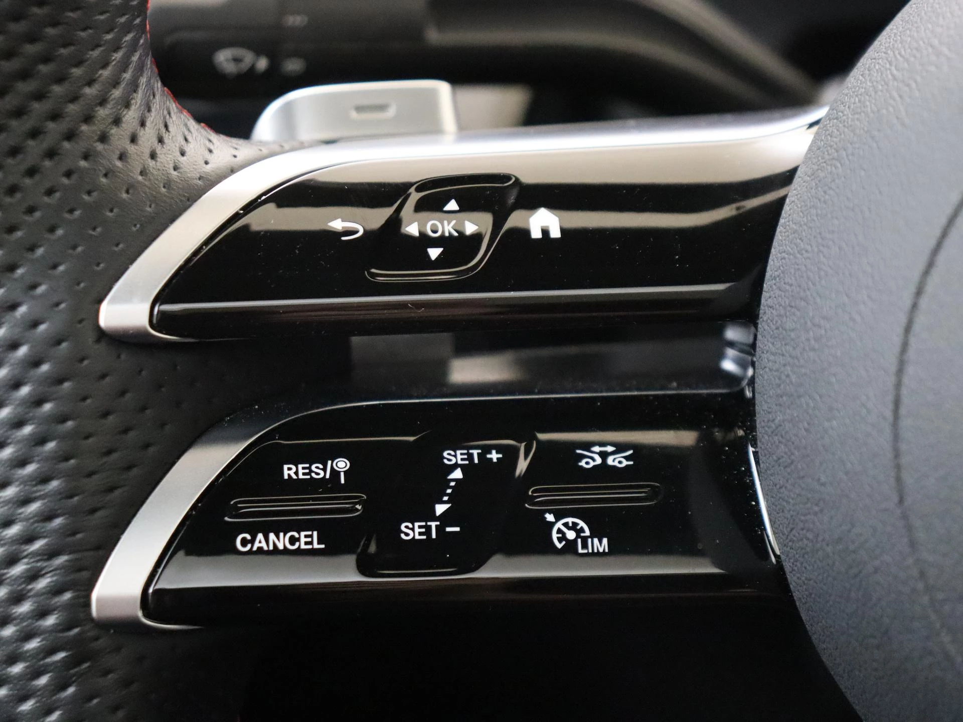 Mercedes-Benz-A-Klasse-image-15