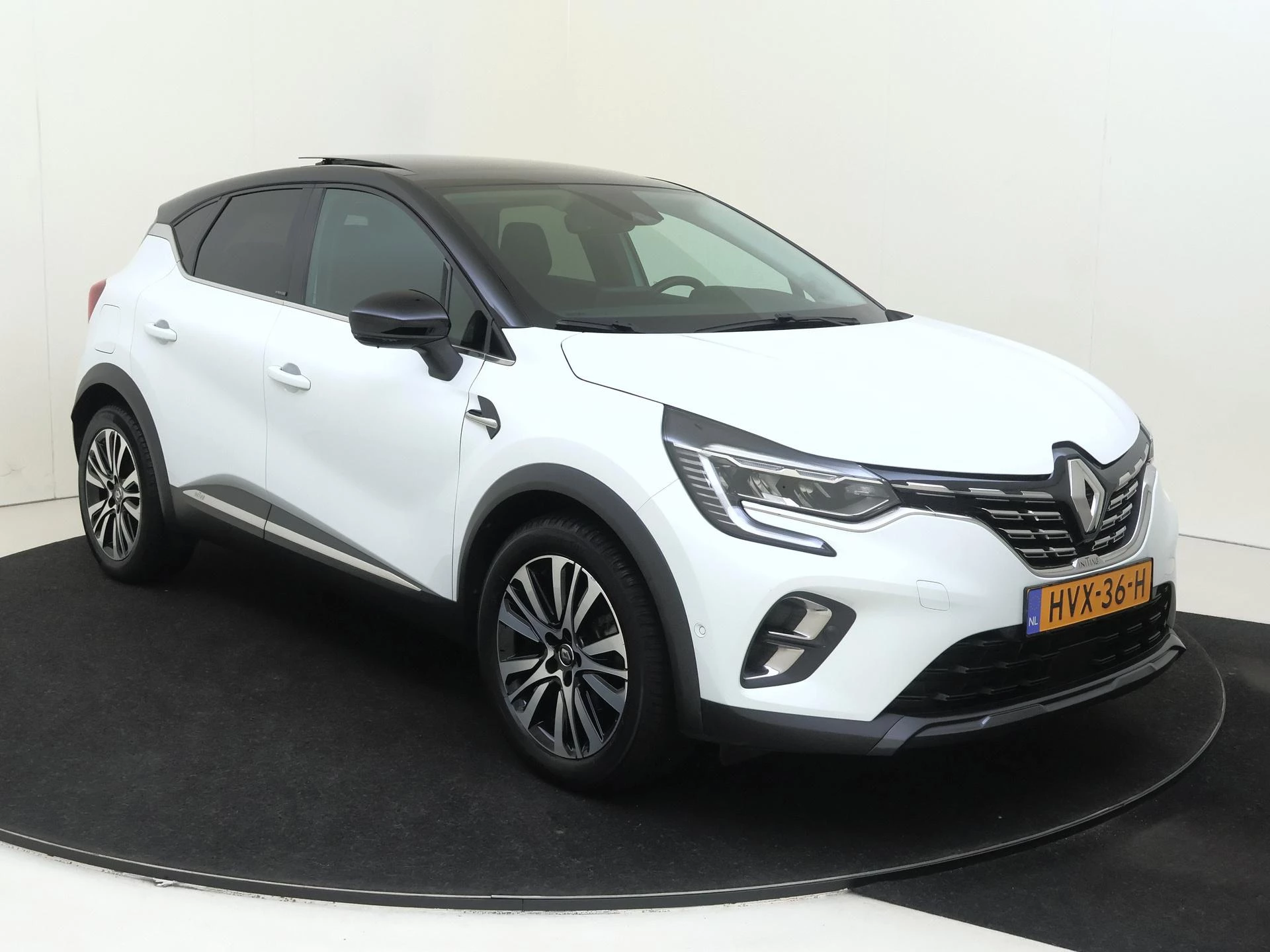 Renault Captur 1.6 E-Tech Plug-in Hybrid 160 Initiale Paris