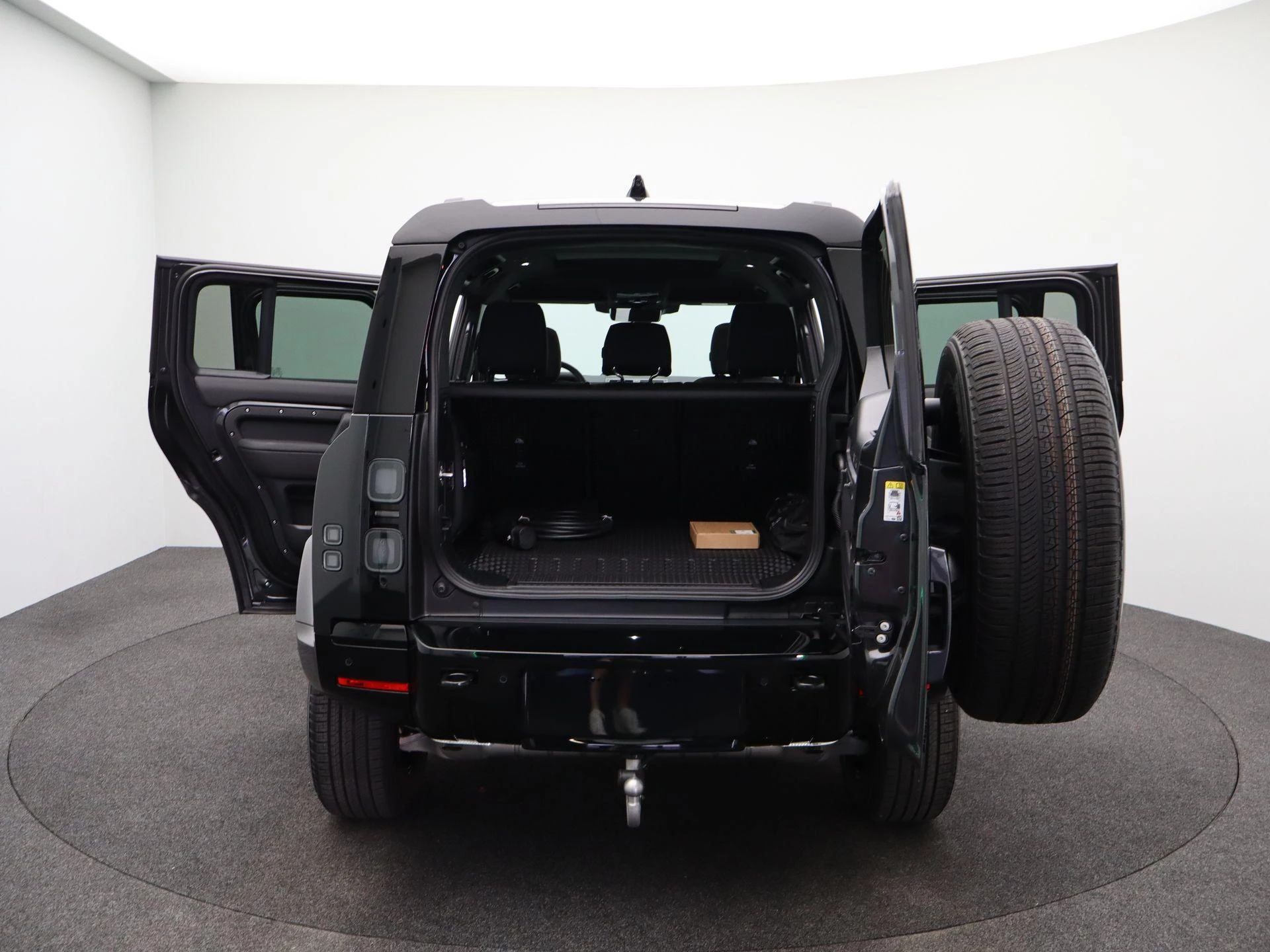 Land Rover-Defender-image-12