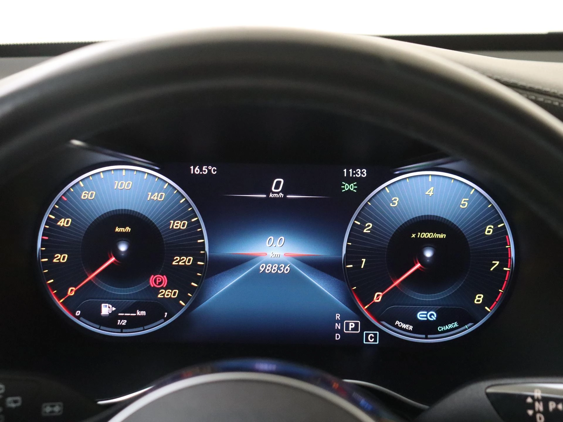 Mercedes-Benz-GLC-image-11