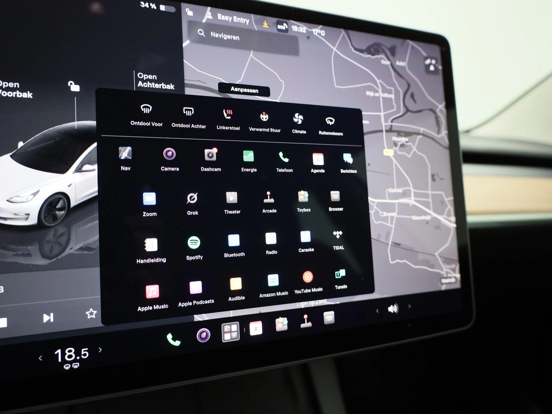 Tesla-Model 3-image-24