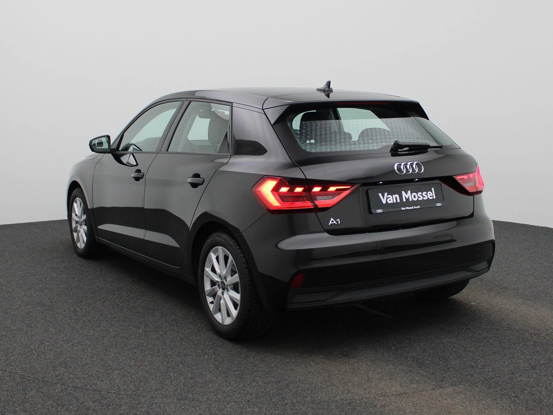 Audi-A1 Sportback-image-2