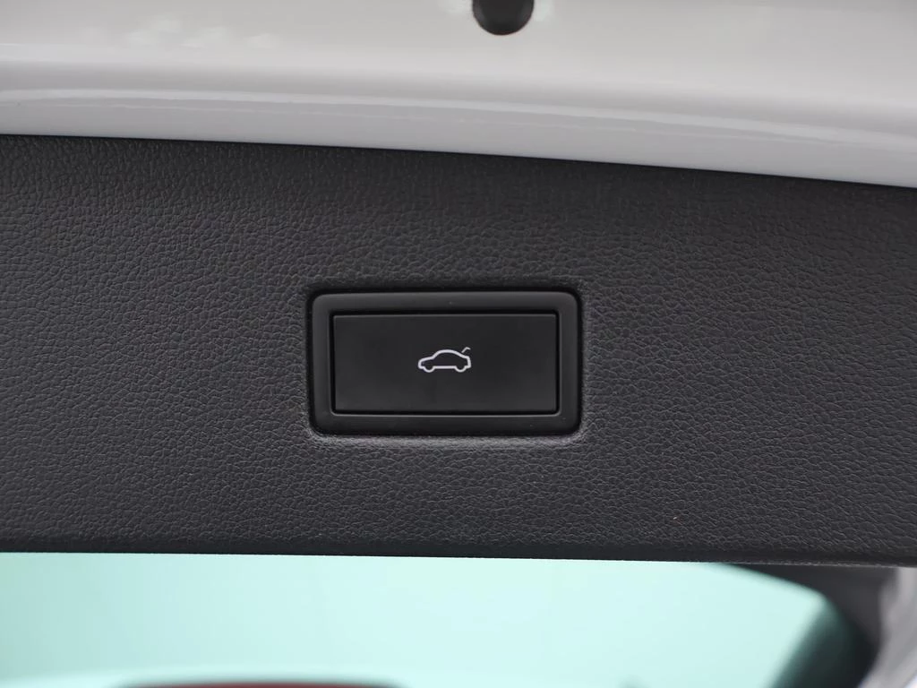 Volkswagen-Tiguan-image-19