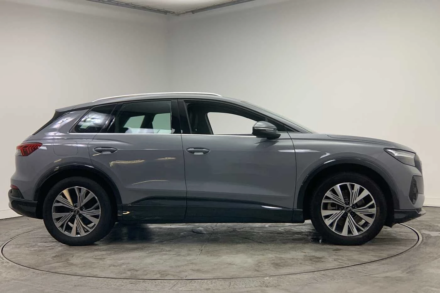 Audi-Q4 e-tron-image-3