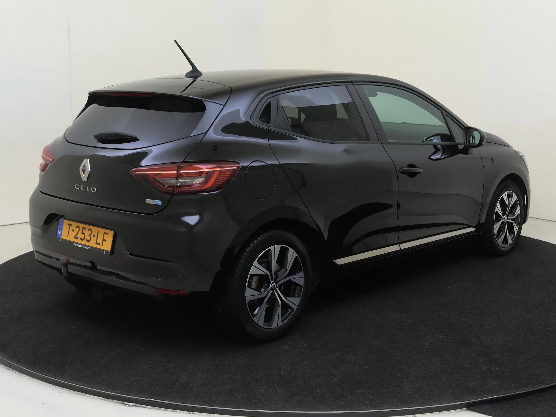 Renault-Clio-image-3