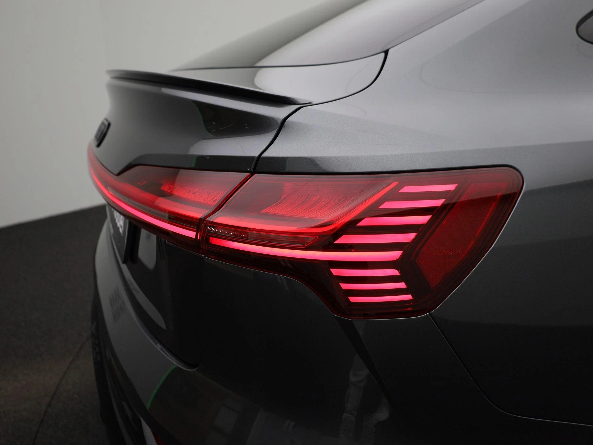 Audi-Q8 Sportback e-tron-image-38