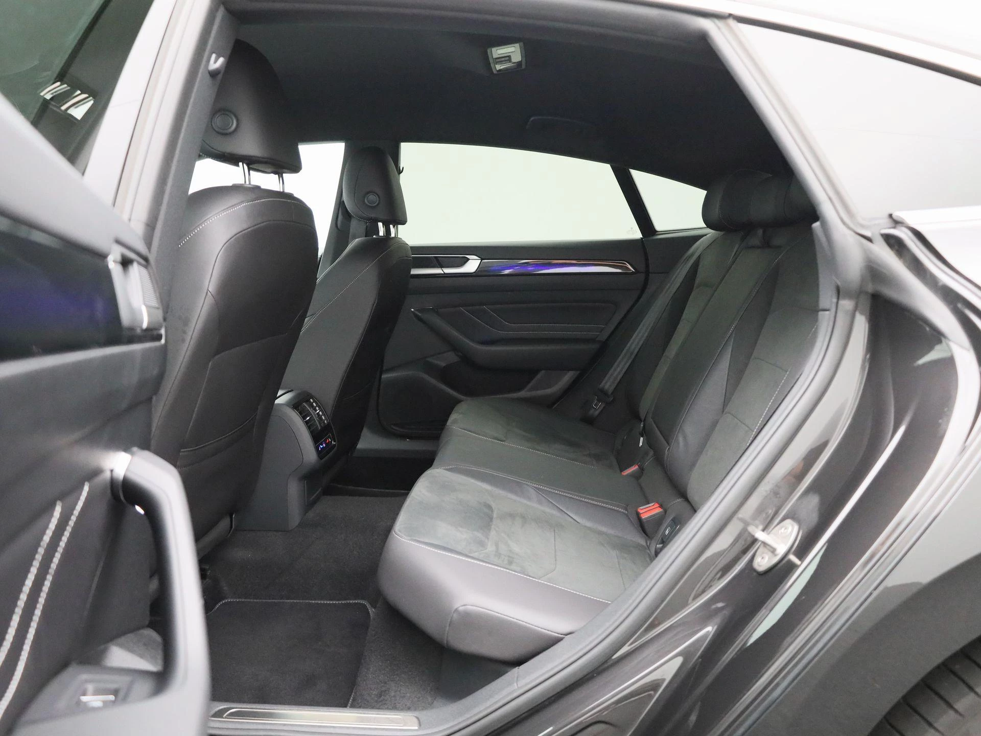 Volkswagen Arteon 1.4 TSI eHybrid R-Line Business+ 218 PK|