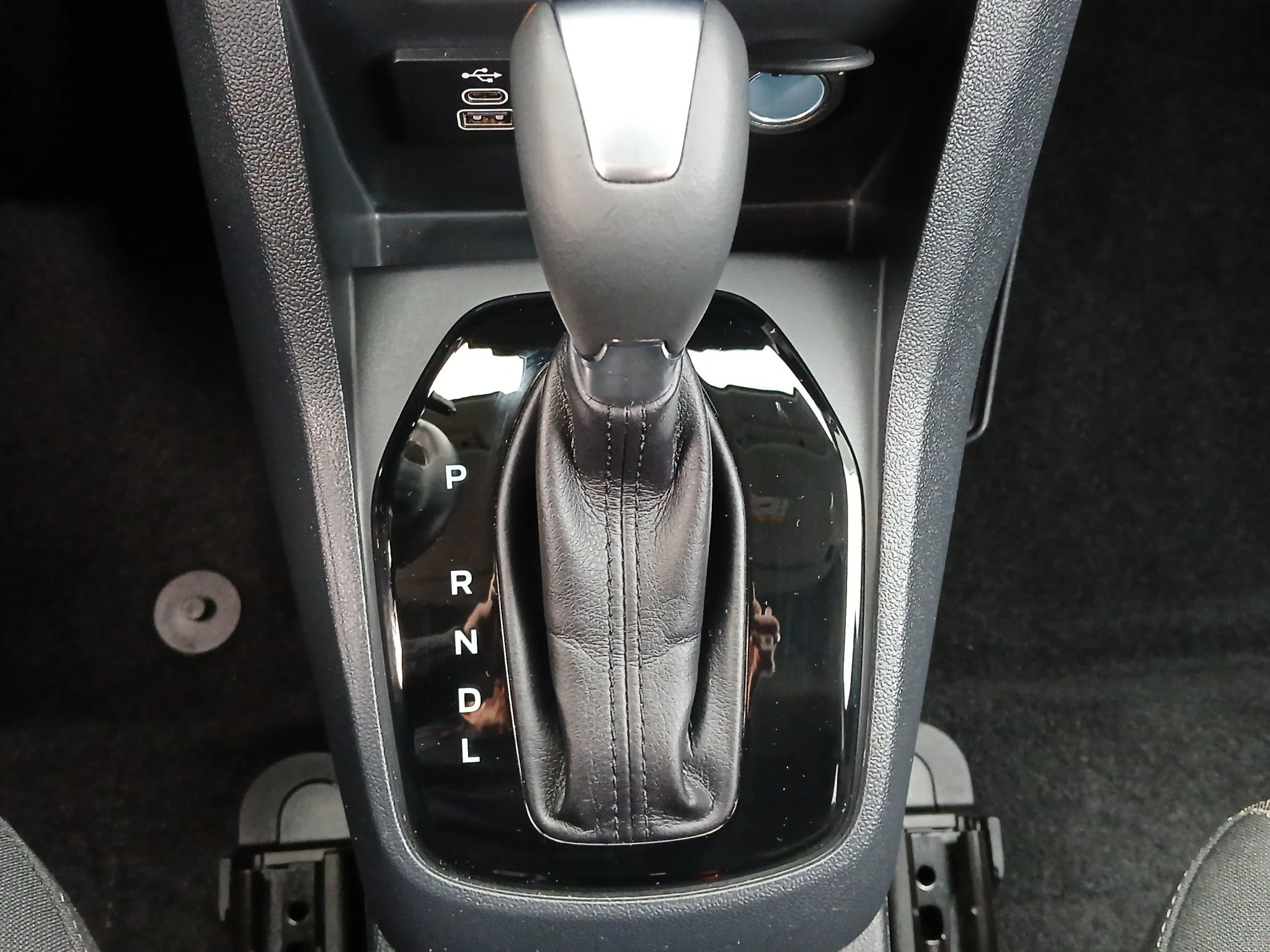 Ford-Tourneo Courier-image-29
