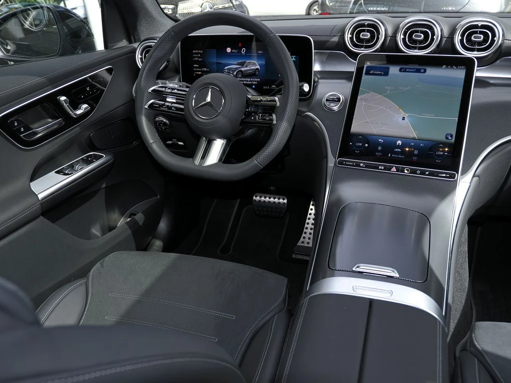 Mercedes-Benz-GLC 220 d-image-9