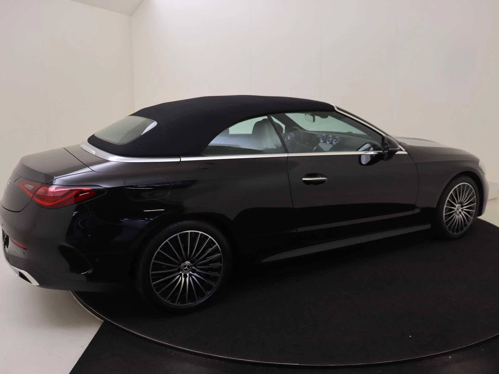 Mercedes-Benz-CLE-image-29