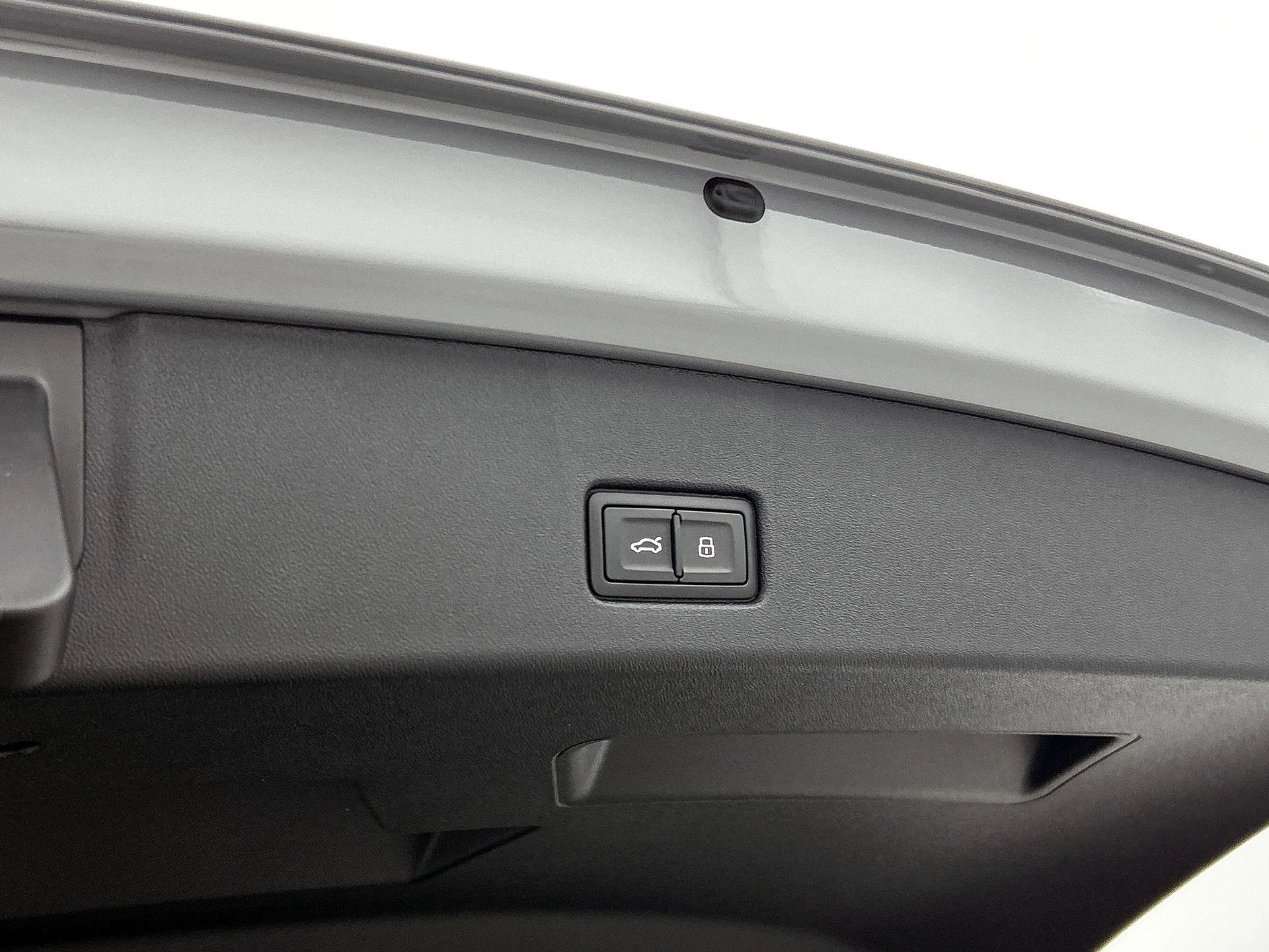 Audi-Q4 e-tron-image-24
