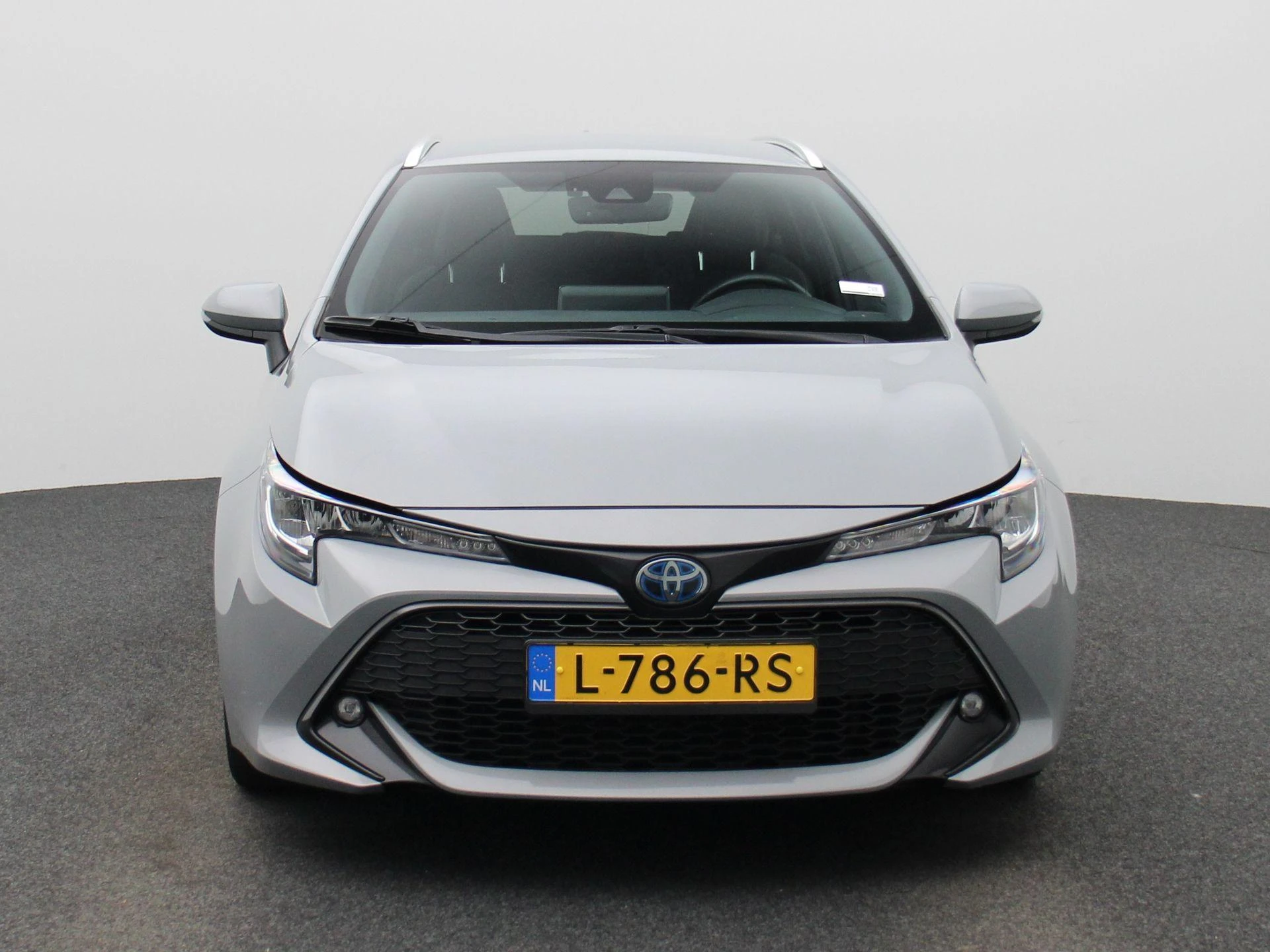 Toyota-Corolla Touring Sports-image-2