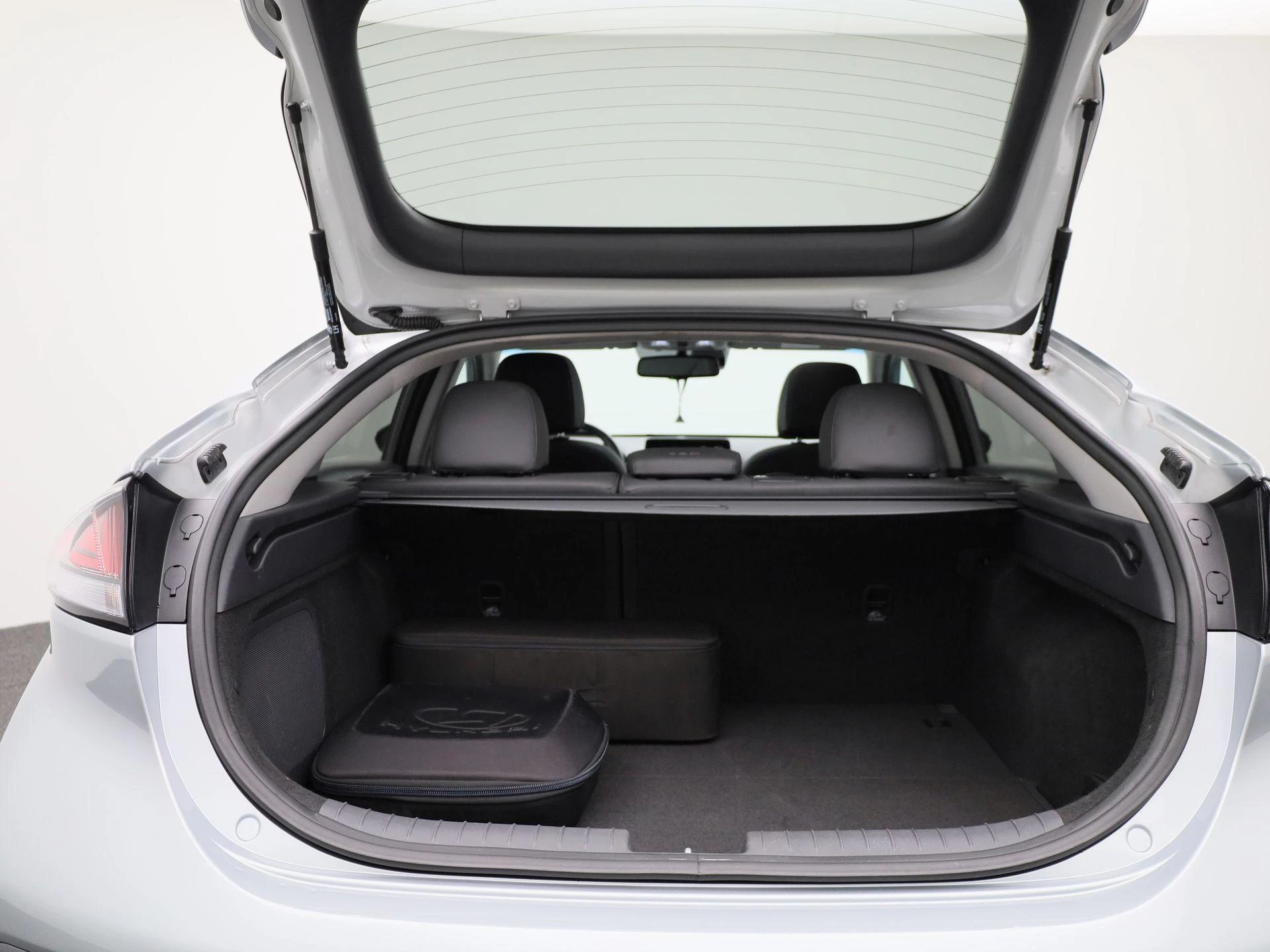 Hyundai-IONIQ-image-13