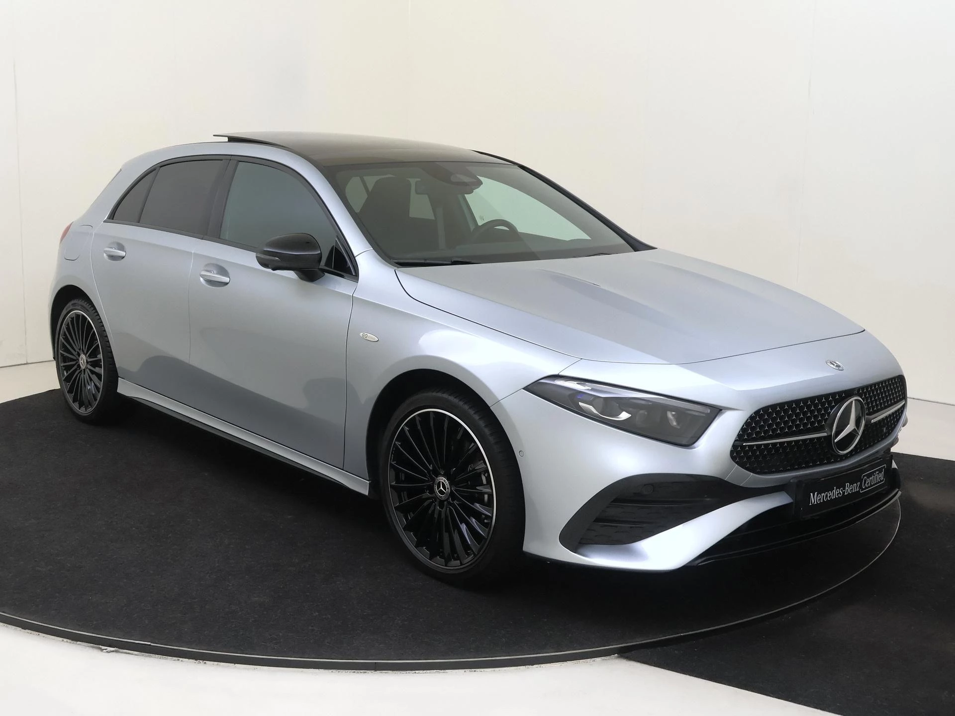 Mercedes-Benz-A-Klasse-image-1