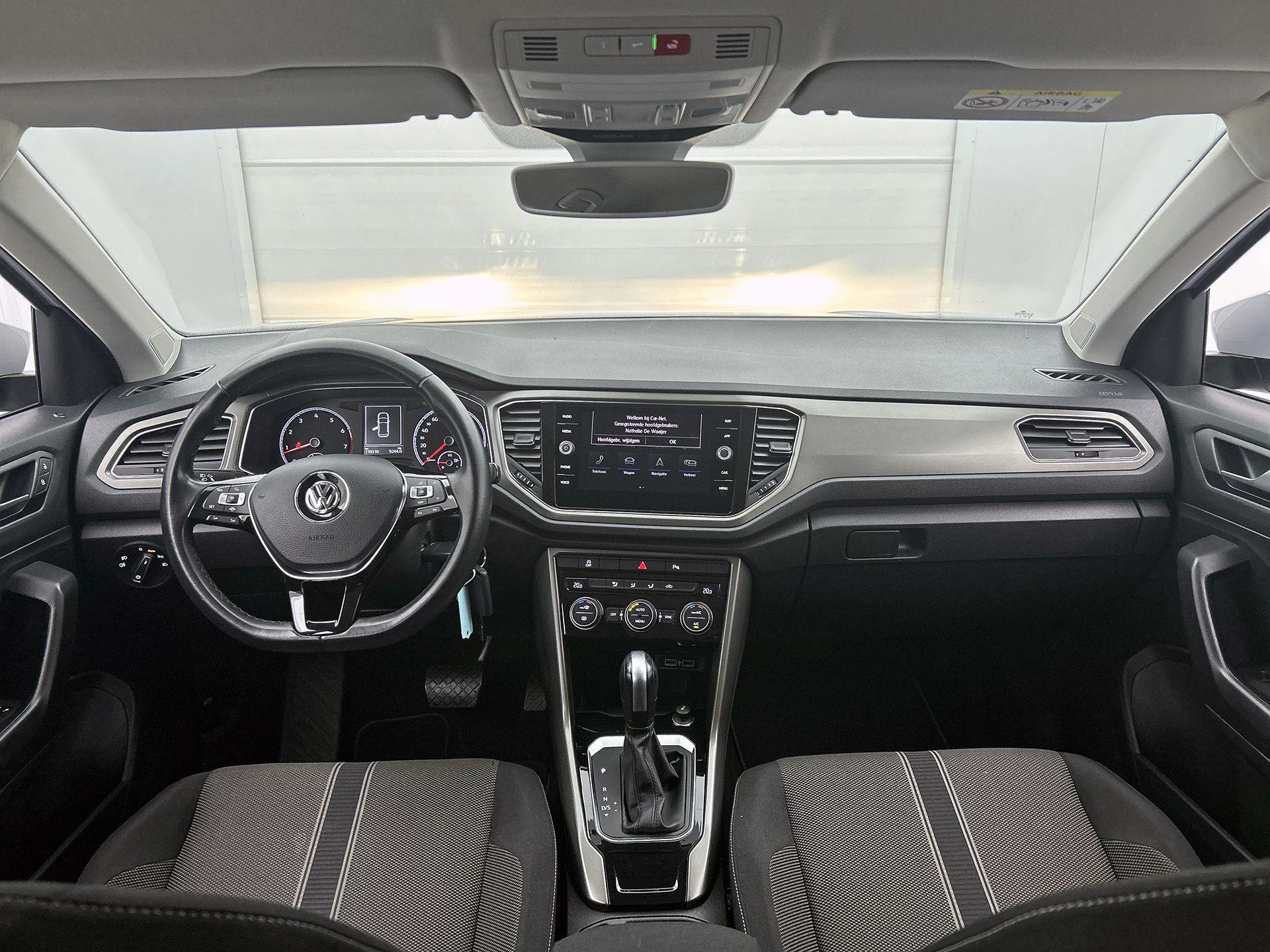 Volkswagen-T-Roc-image-23